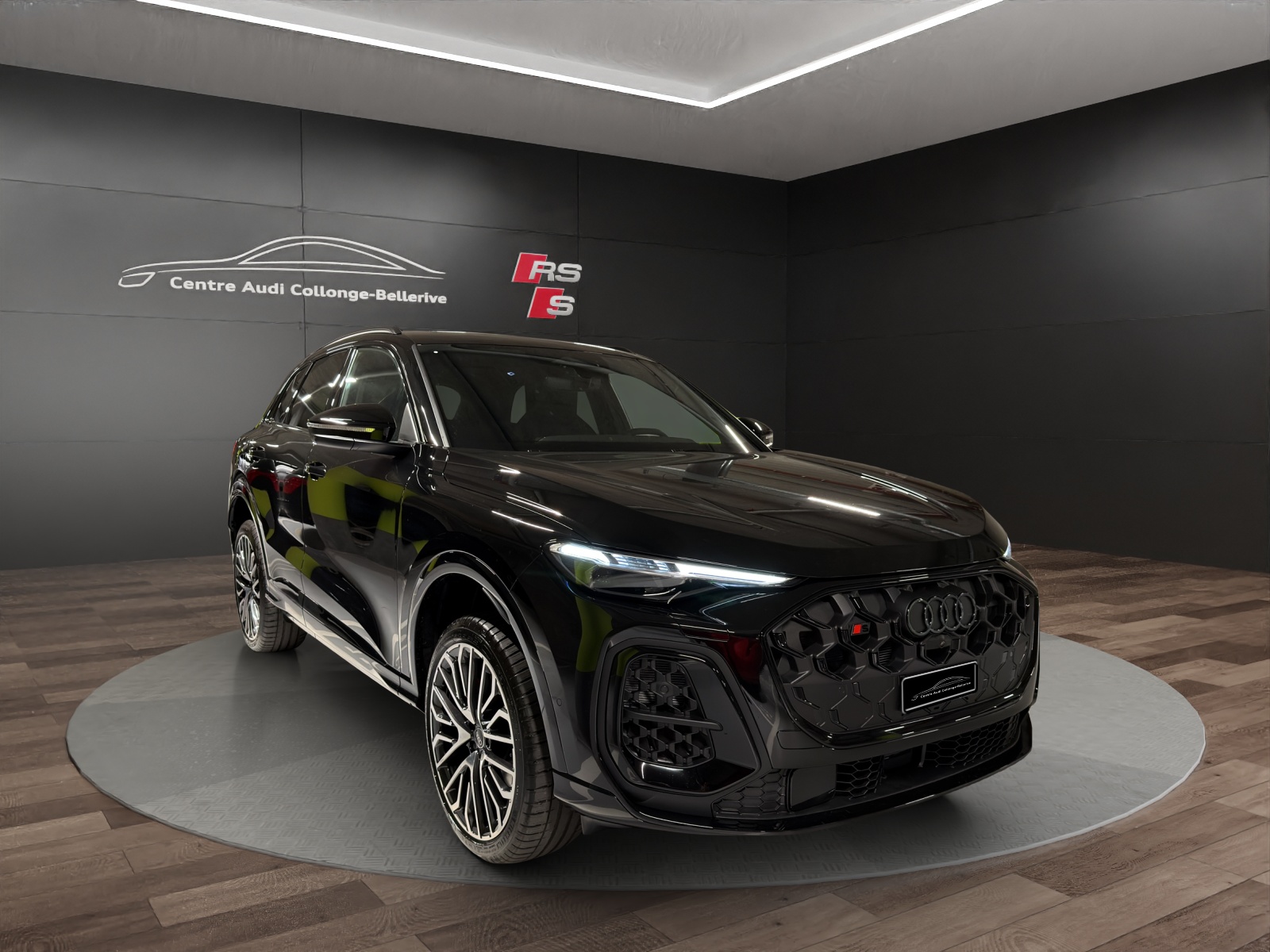 AUDI SQ5 TFSI quattro S-tronic-image-6