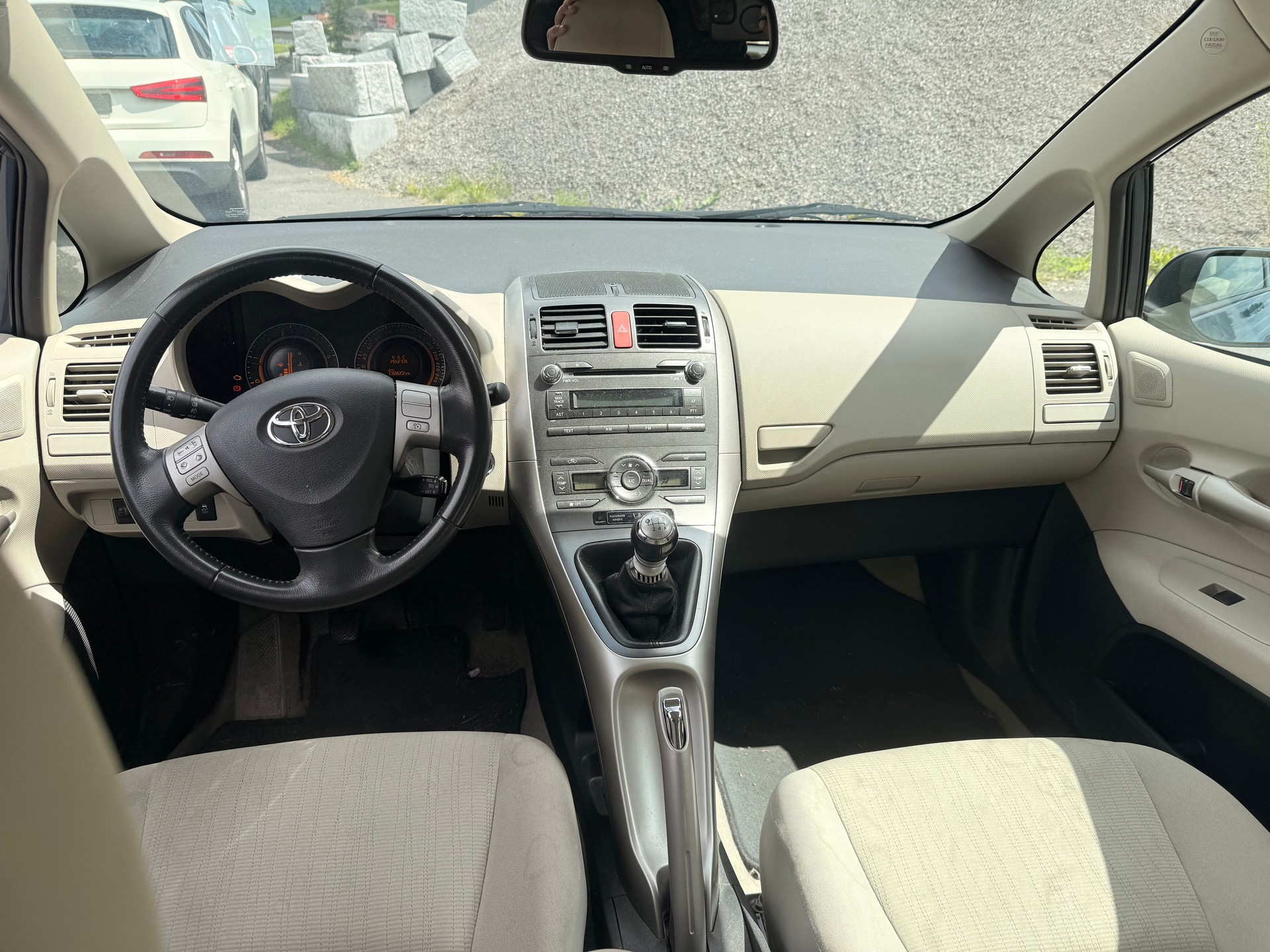 TOYOTA Auris 2.0 D-4D Linea Sol-image-8
