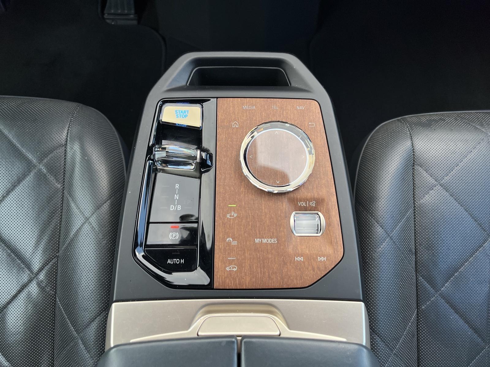 BMW iX xDrive50 (CH)-image-14