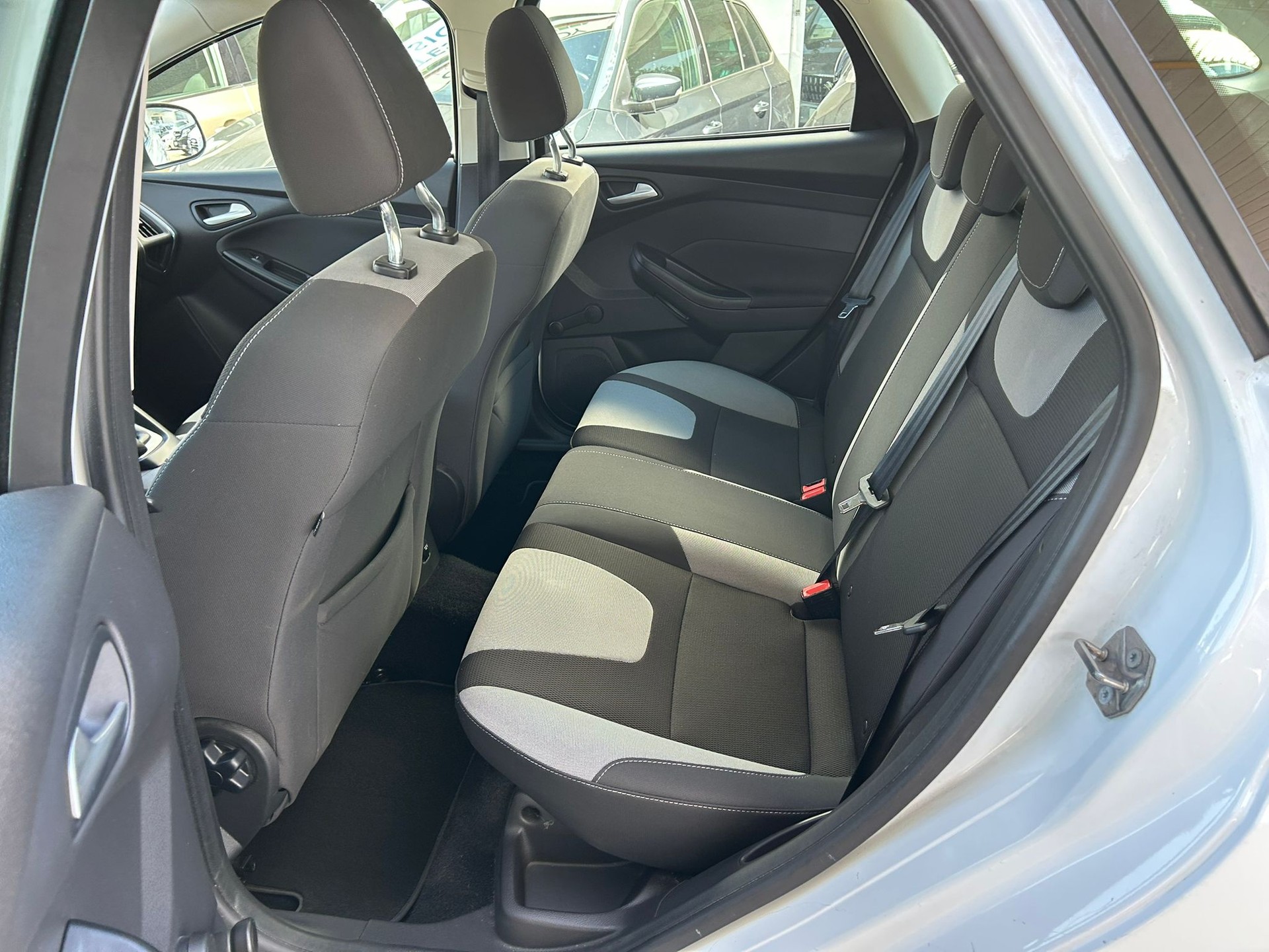 FORD Focus 1.0 SCTi Carving-image-4