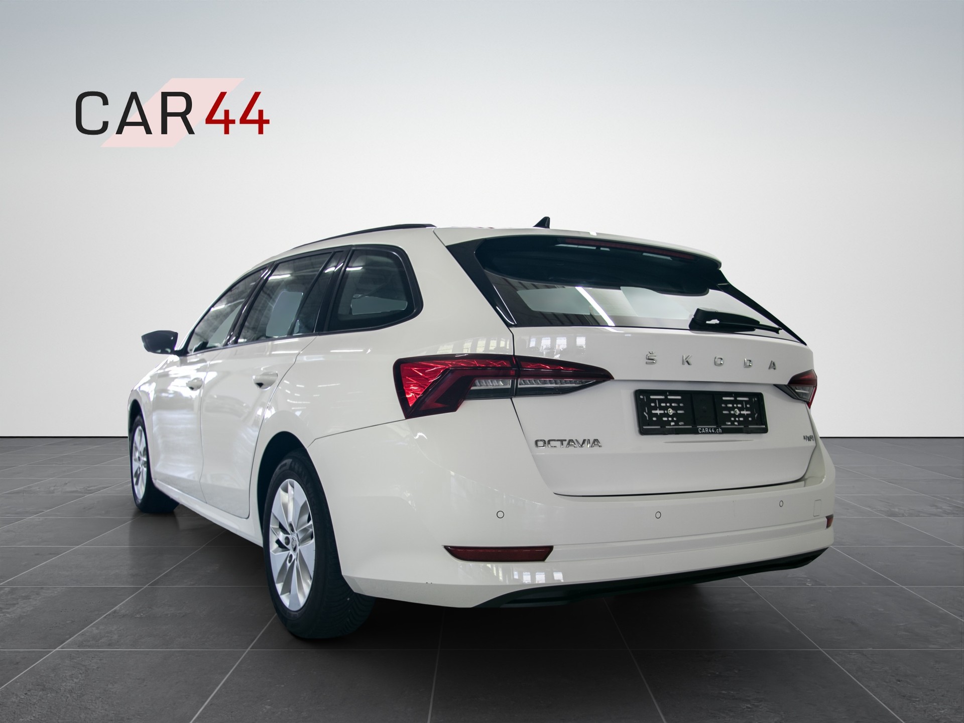 SKODA Octavia Combi 2.0 TDI DSG Ambition 4x4-image-2