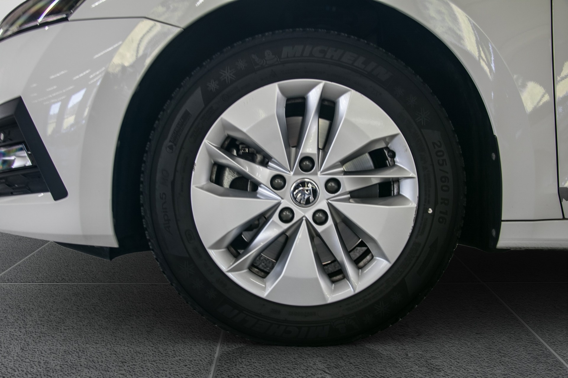 SKODA Octavia Combi 2.0 TDI DSG Ambition 4x4-image-16