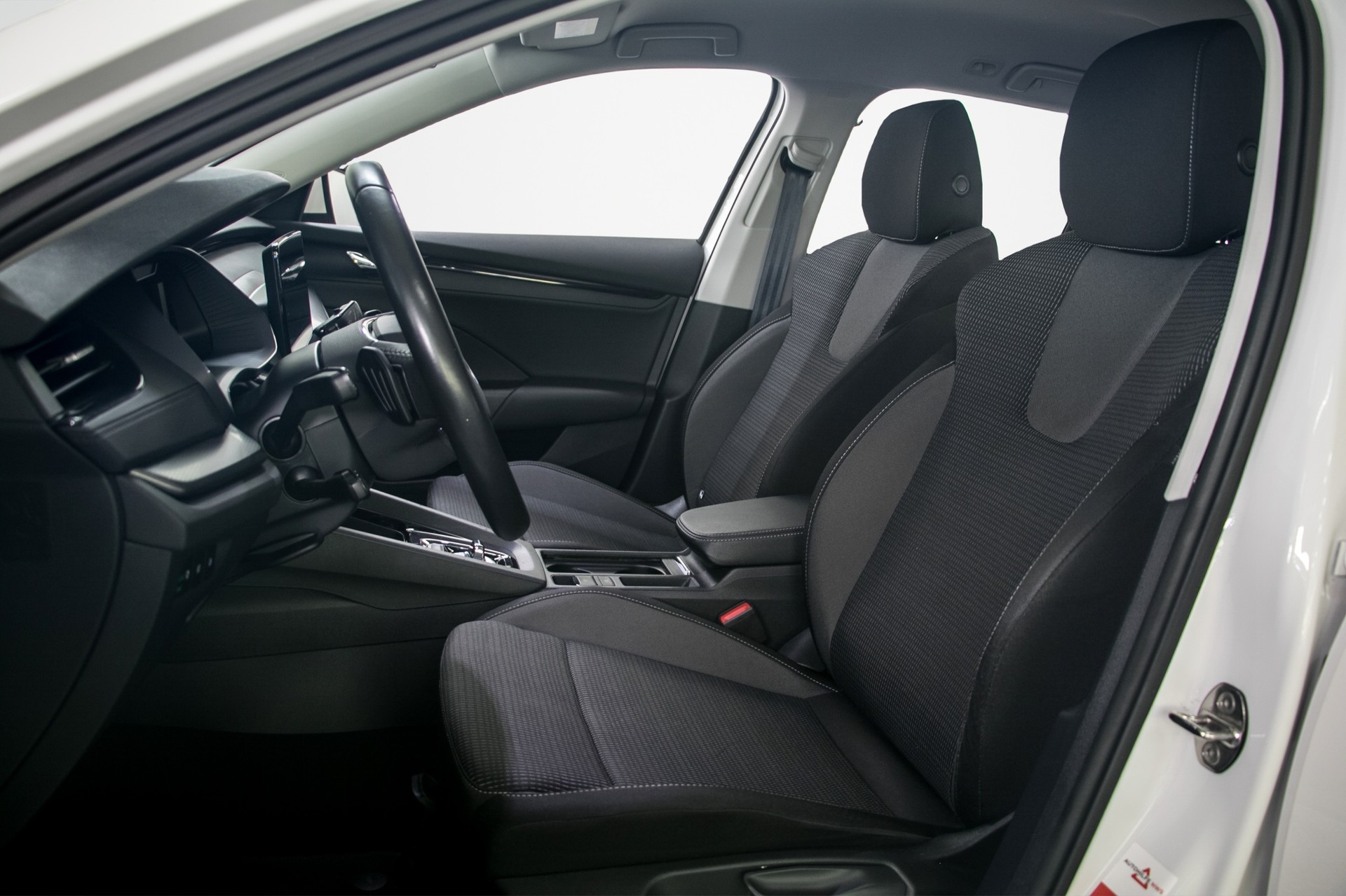 SKODA Octavia Combi 2.0 TDI DSG Ambition 4x4-image-10