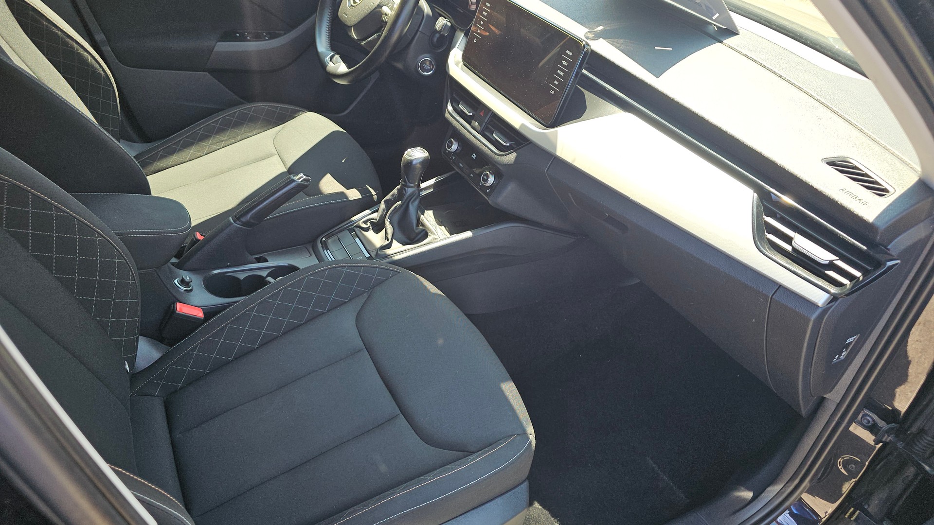 SKODA Kamiq 1.0 TSI Ambition-image-8