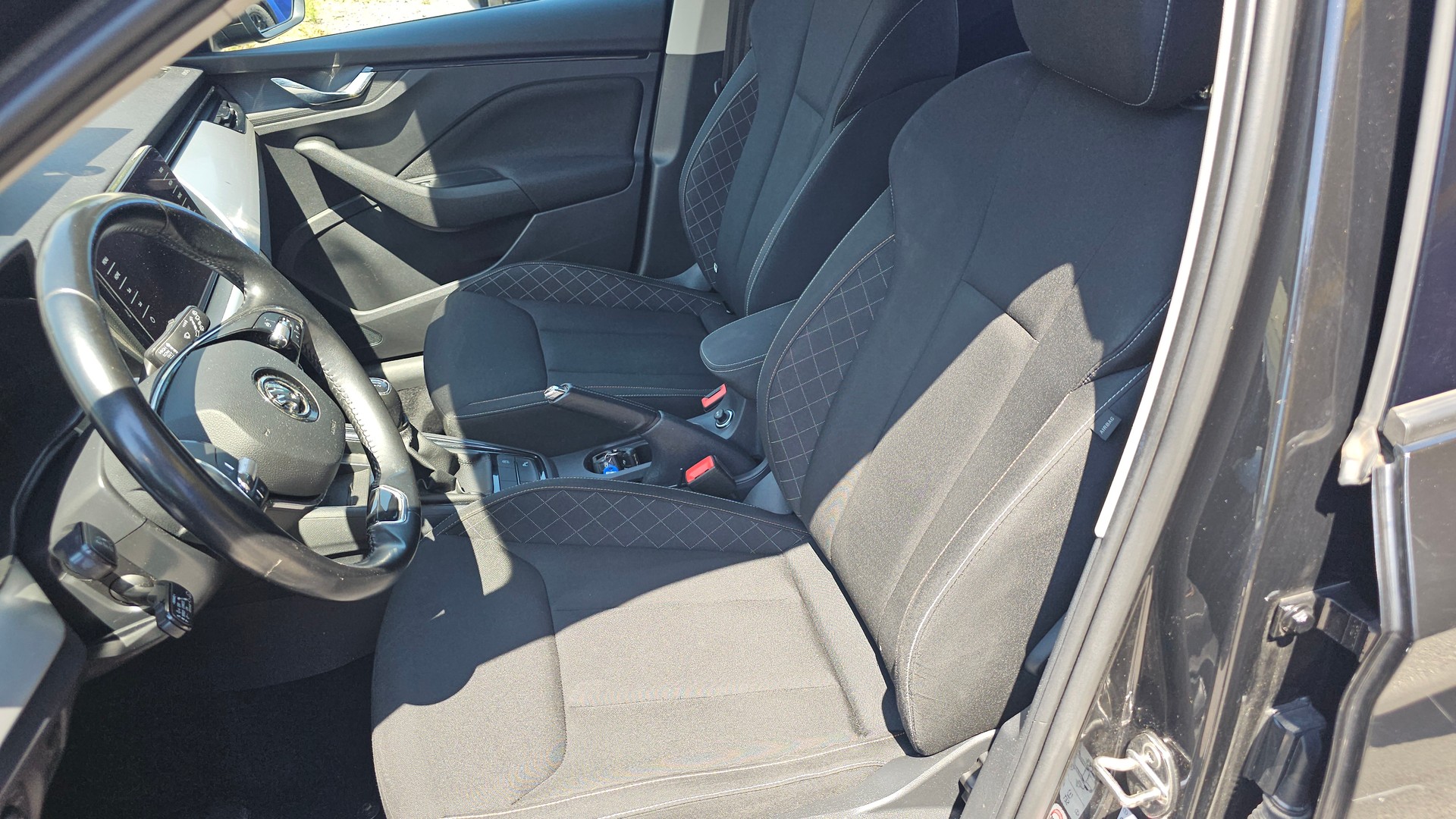 SKODA Kamiq 1.0 TSI Ambition-image-5