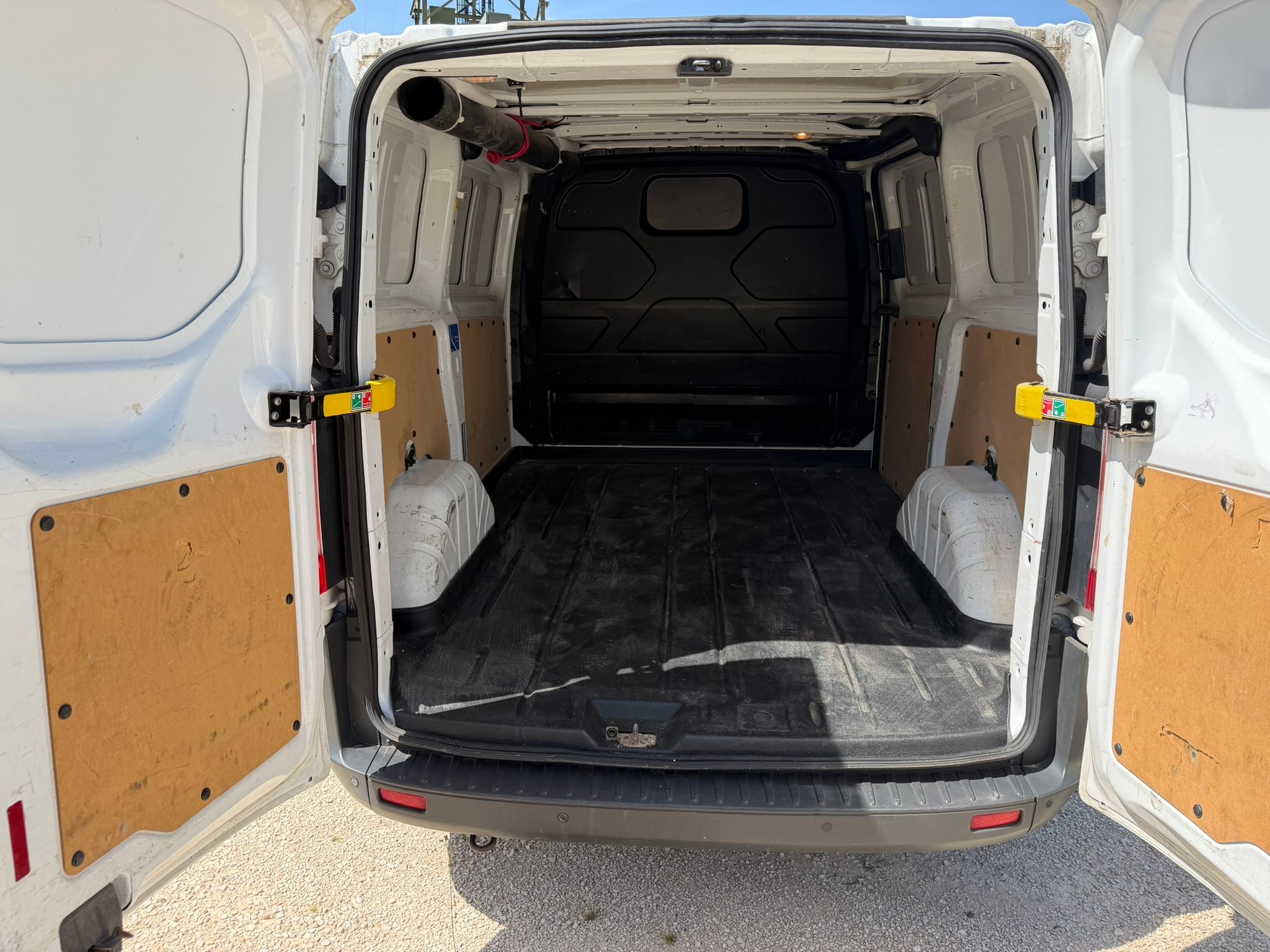FORD Transit Custom Van 290 L1H1 Ambiente-image-11