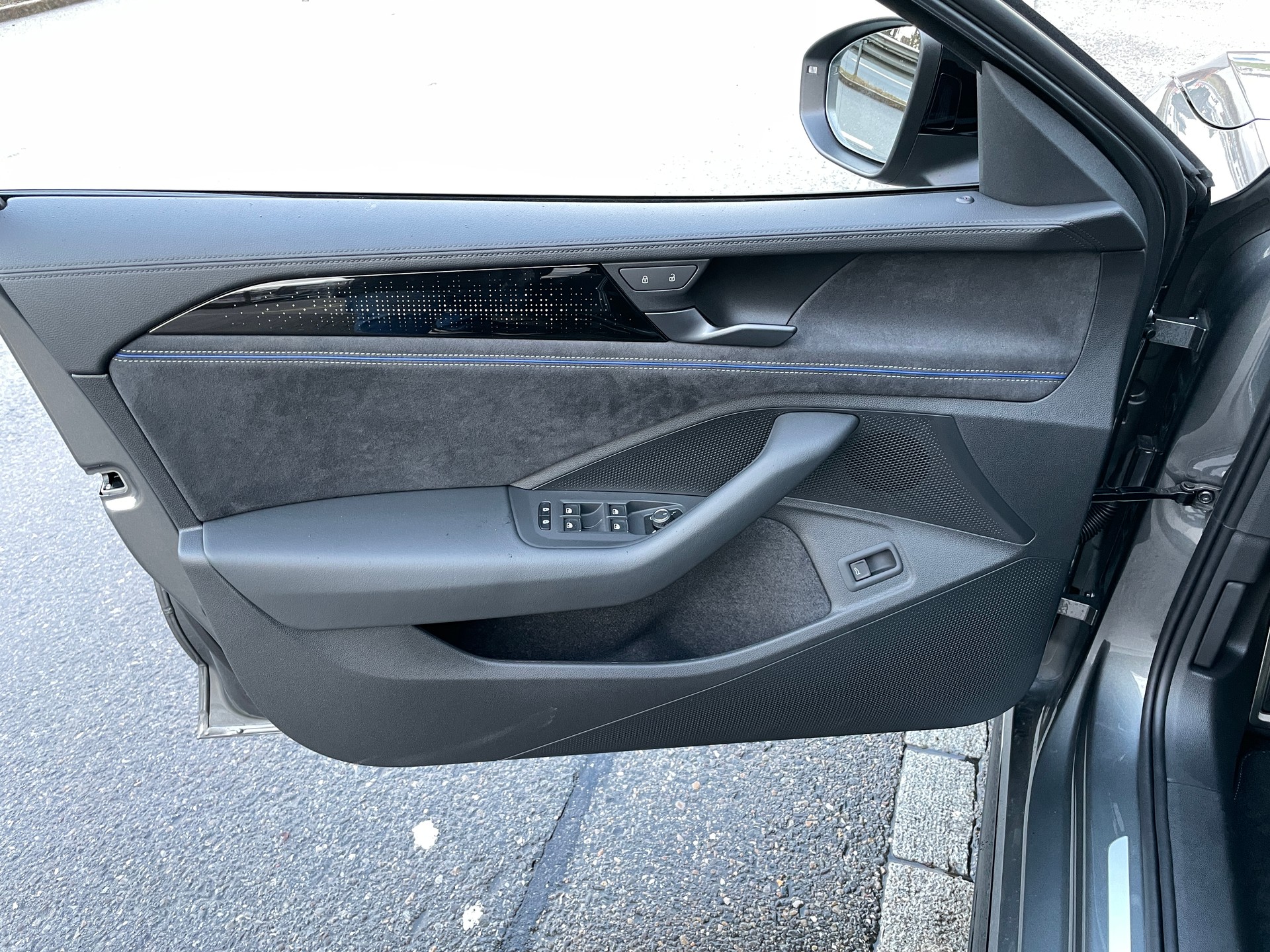 VW Passat Variant 2.0 TDI R-Line 4 Motion-image-10