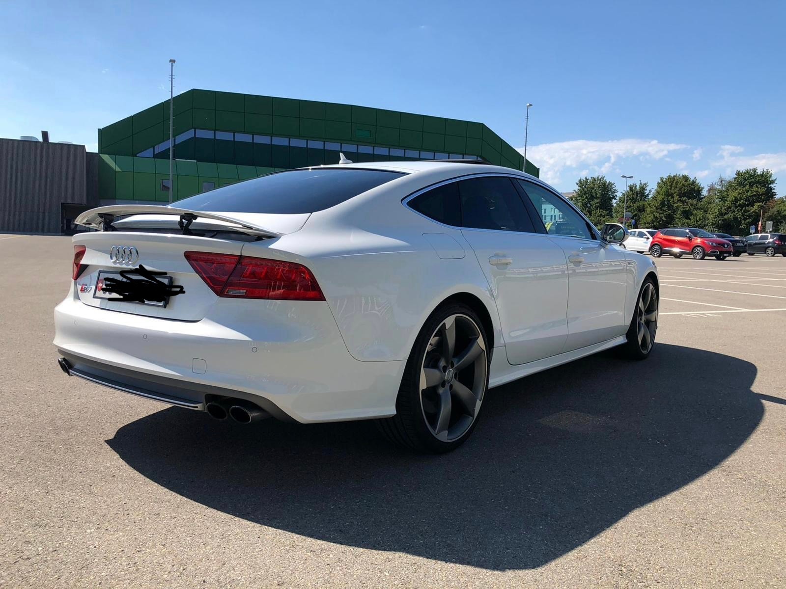AUDI S7 4.0 V8 TFSI quattro S-Tronic-image-2