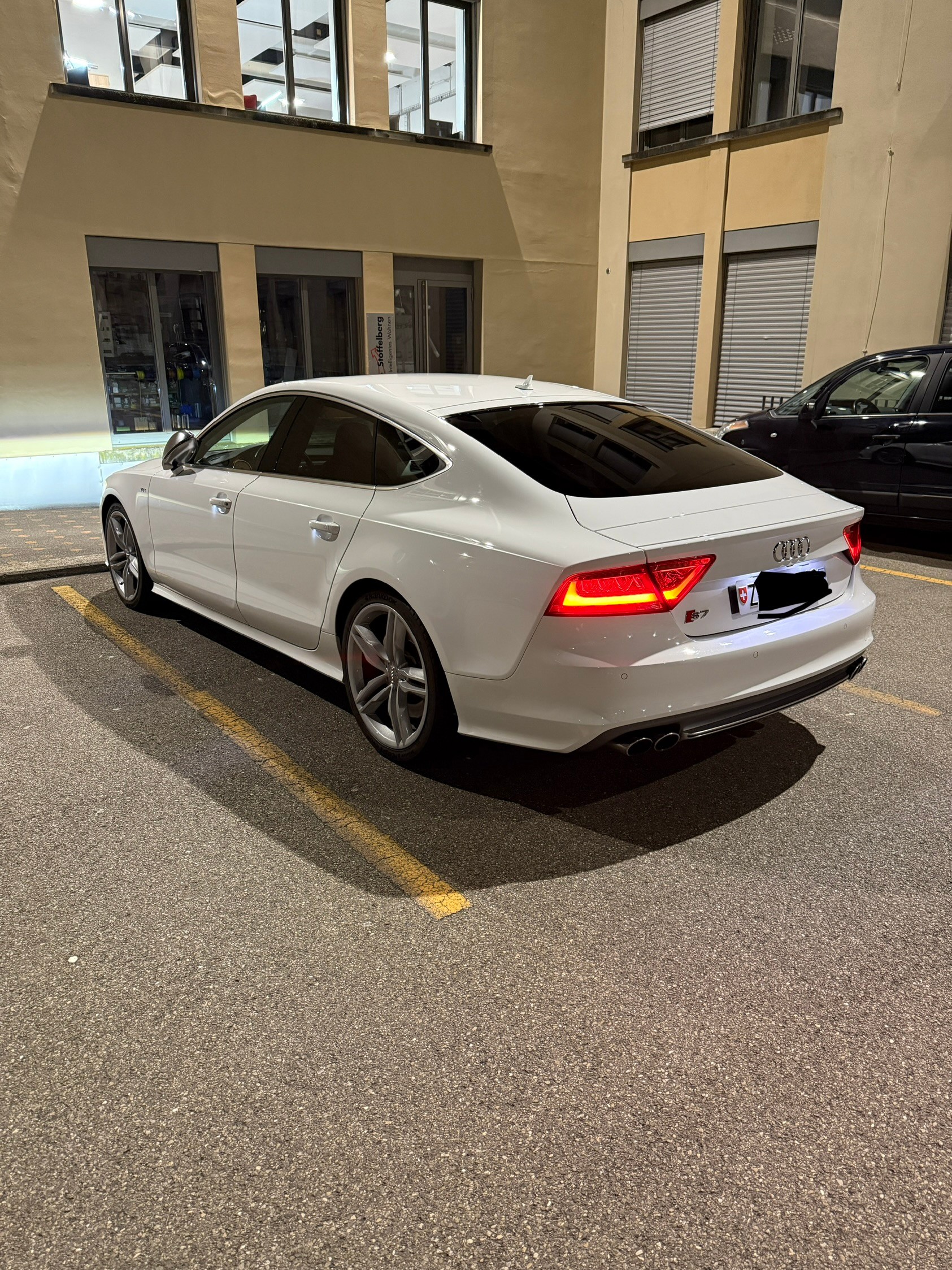 AUDI S7 4.0 V8 TFSI quattro S-Tronic-image-5