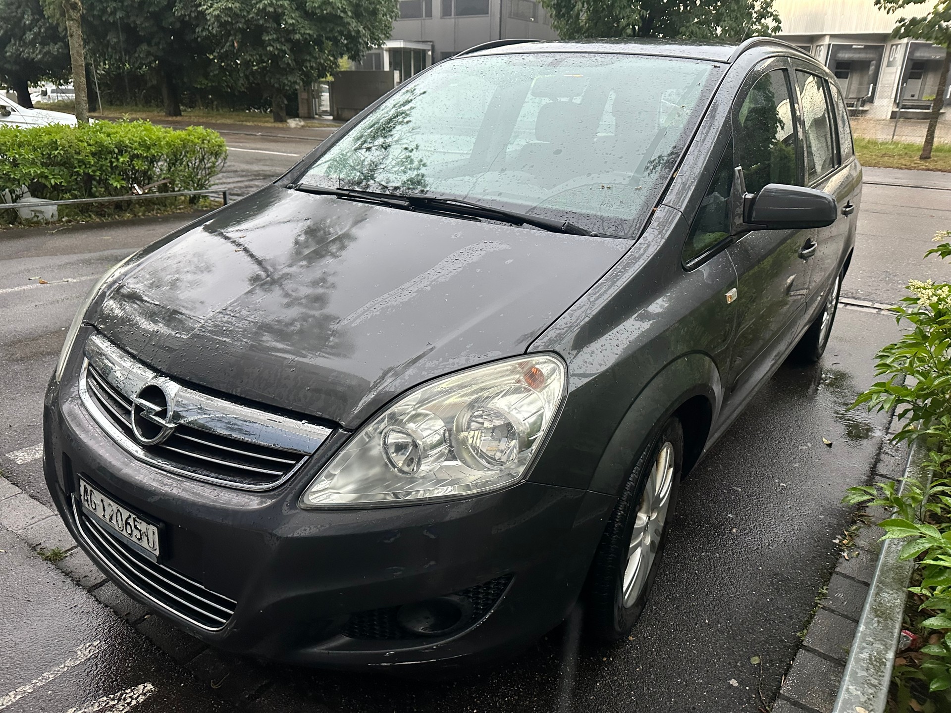 OPEL Zafira 1.6i 16V TP Holiday-image-1
