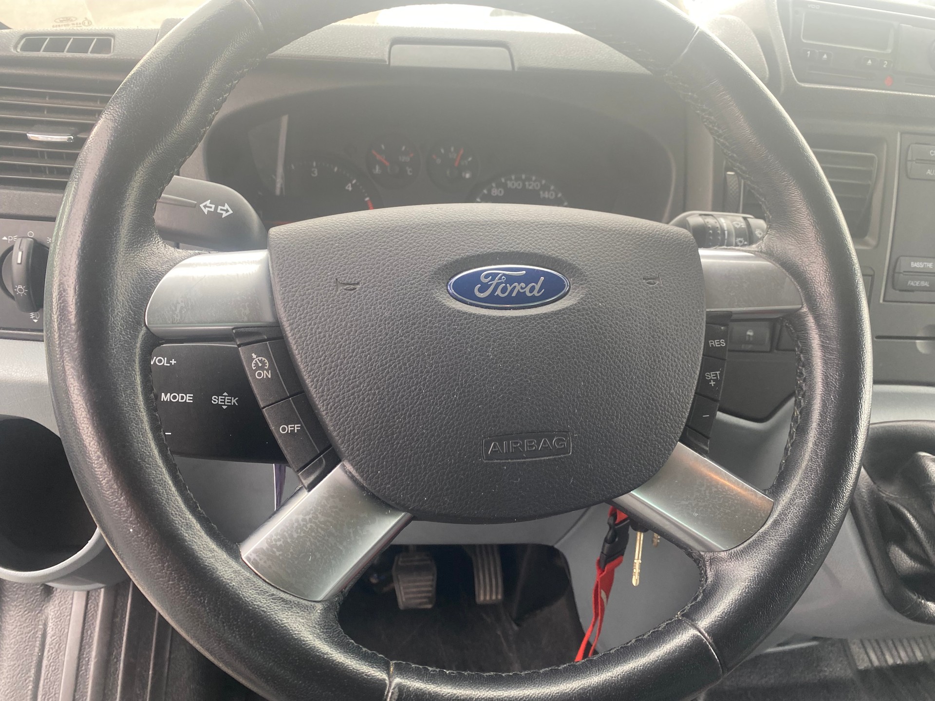 FORD Transit 350L 14 Plätze-image-13