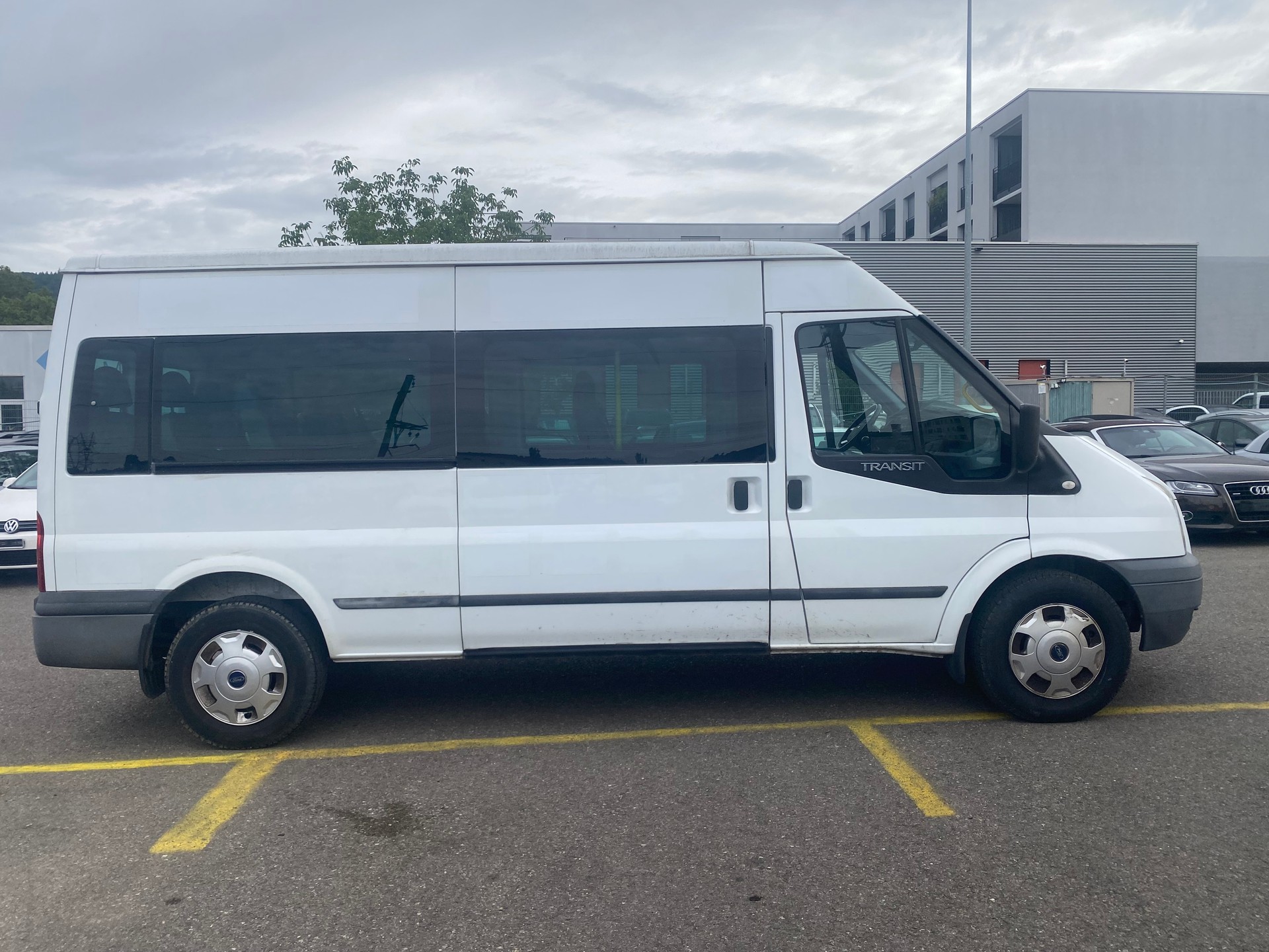 FORD Transit 350L 14 Plätze-image-3