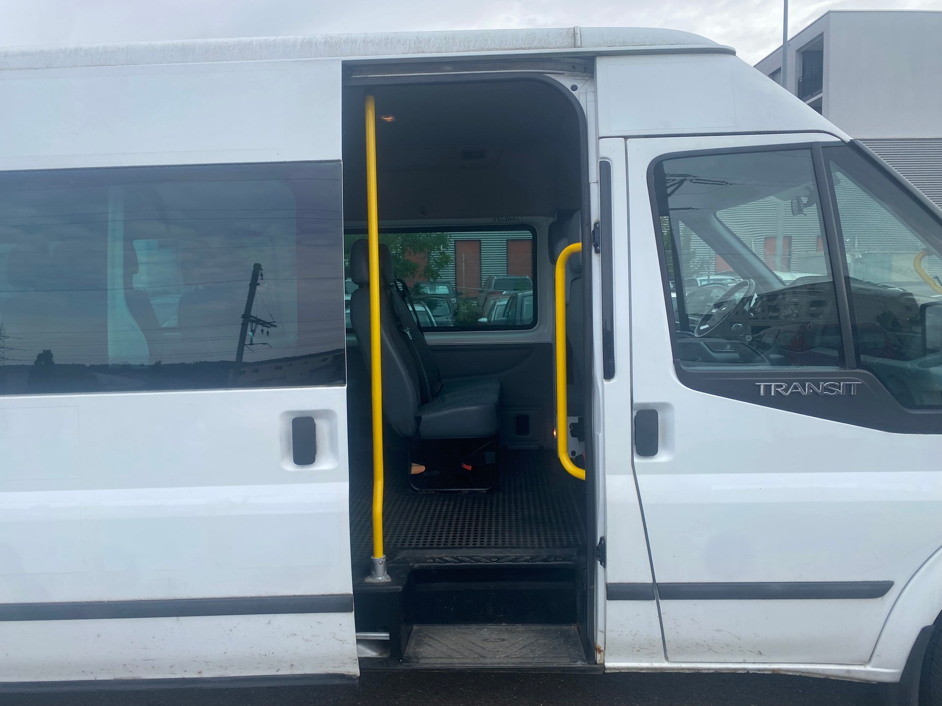 FORD Transit 350L 14 Plätze-image-8