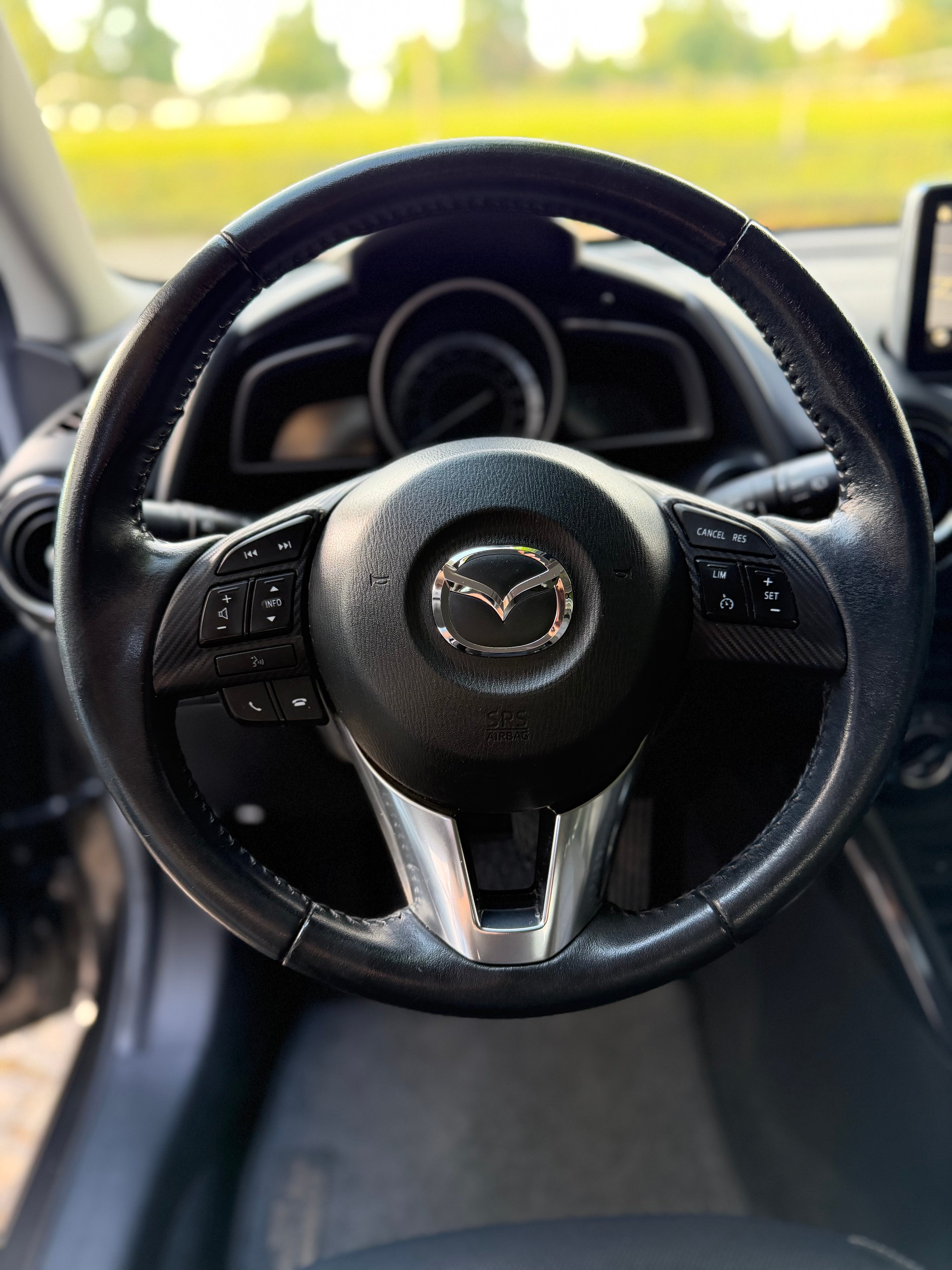 MAZDA 2 1.5i 16V Skyactiv-G Ambition Plus / Frisch ab MFK / Service gepflegt/ 36 Monate Garantie/ 8 Fach / Navi / LED / Klima-image-13