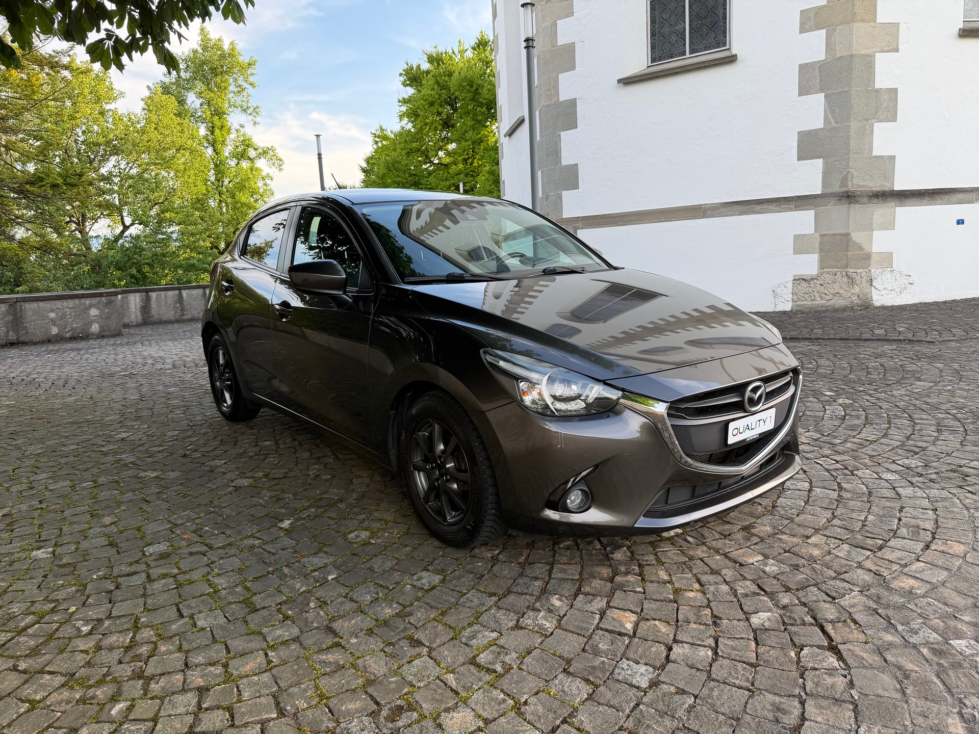 MAZDA 2 1.5i 16V Skyactiv-G Ambition Plus / Frisch ab MFK / Service gepflegt/ 36 Monate Garantie/ 8 Fach / Navi / LED / Klima-image-2