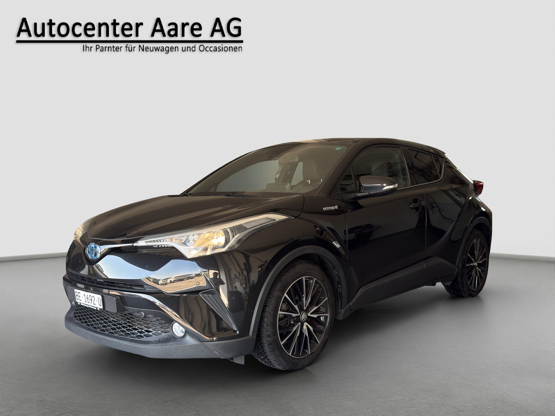 TOYOTA C-HR 1.8 HSD Premium CVT-image-2
