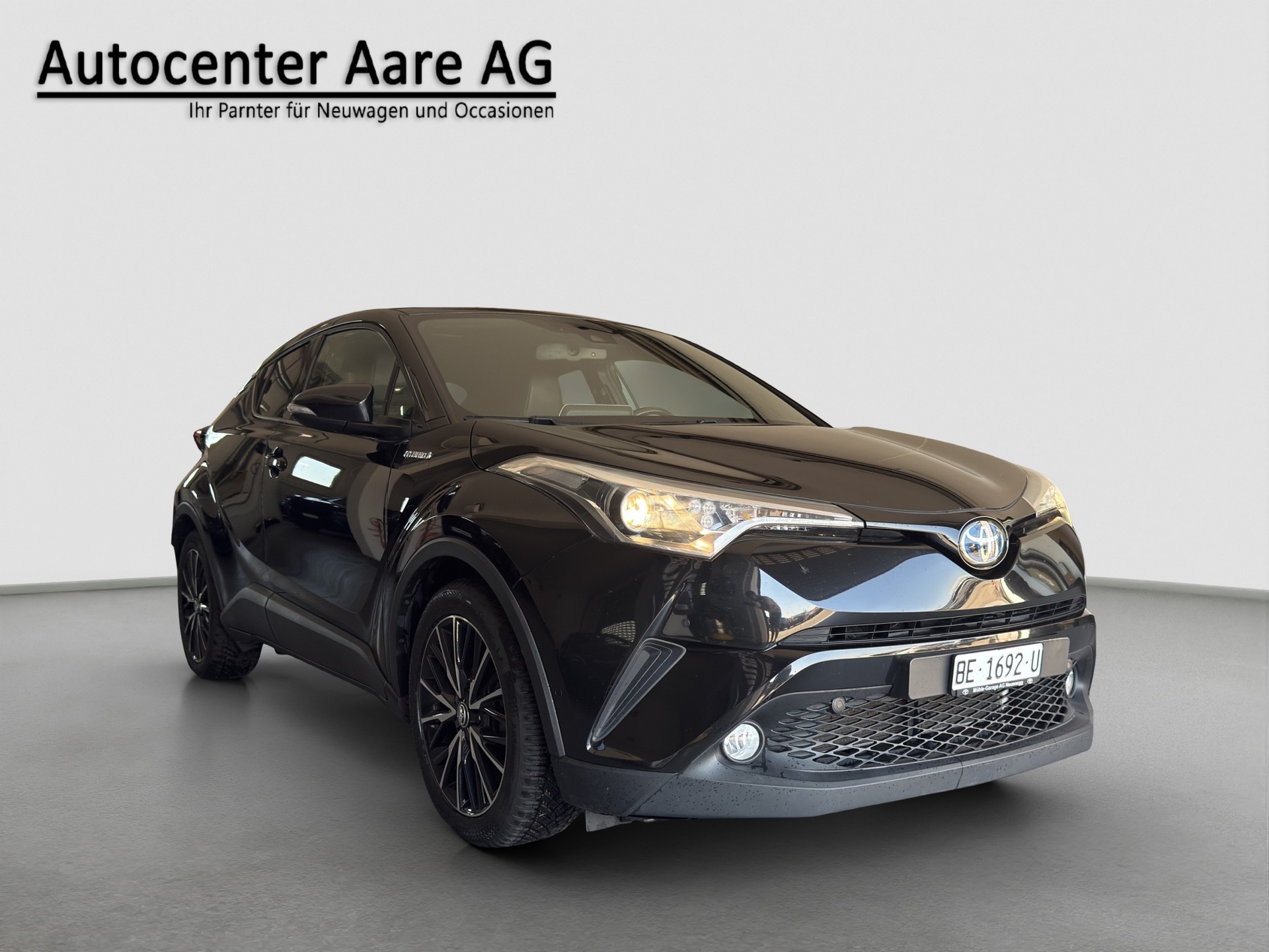 TOYOTA C-HR 1.8 HSD Premium CVT-image-0