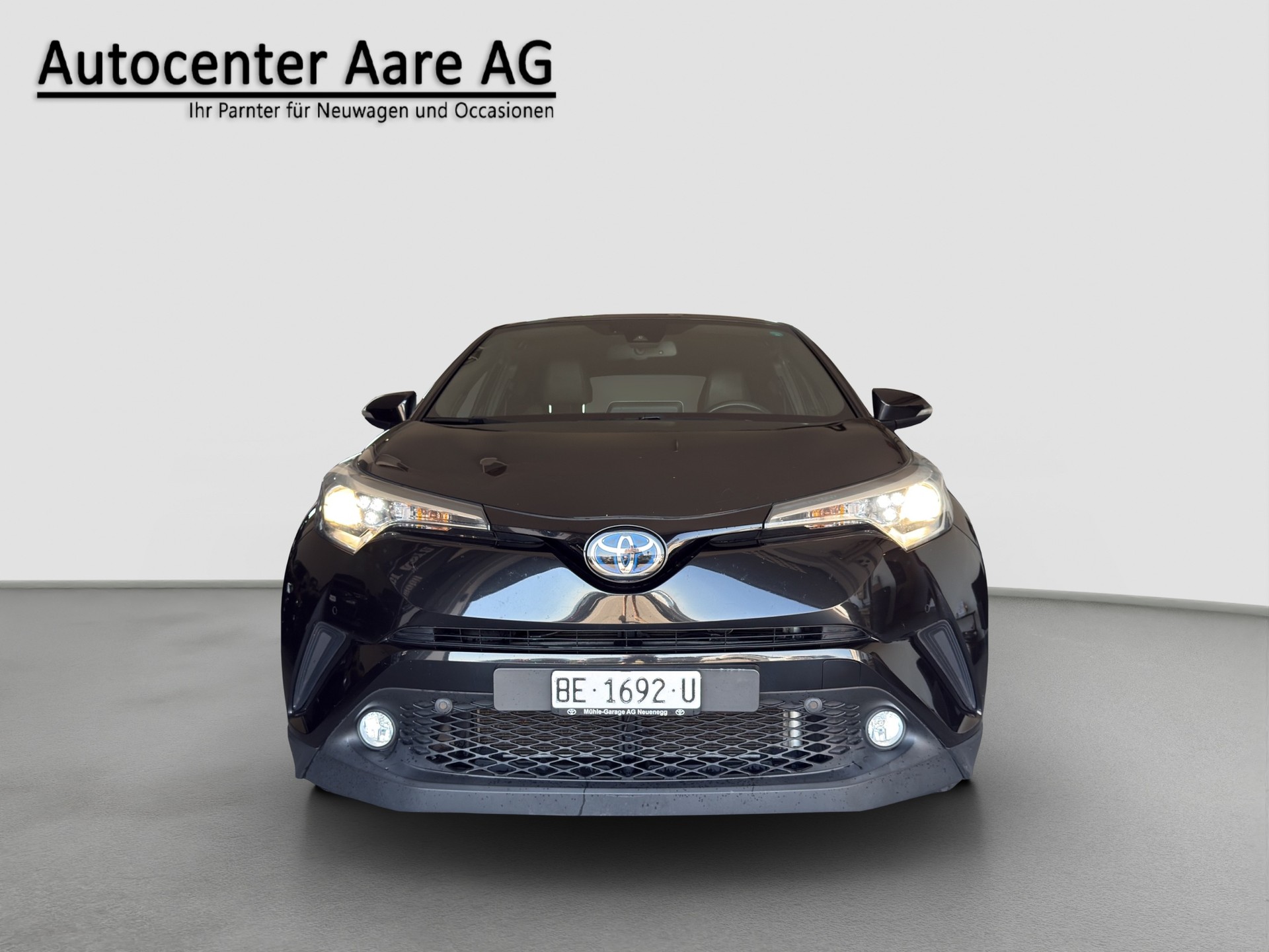 TOYOTA C-HR 1.8 HSD Premium CVT-image-1