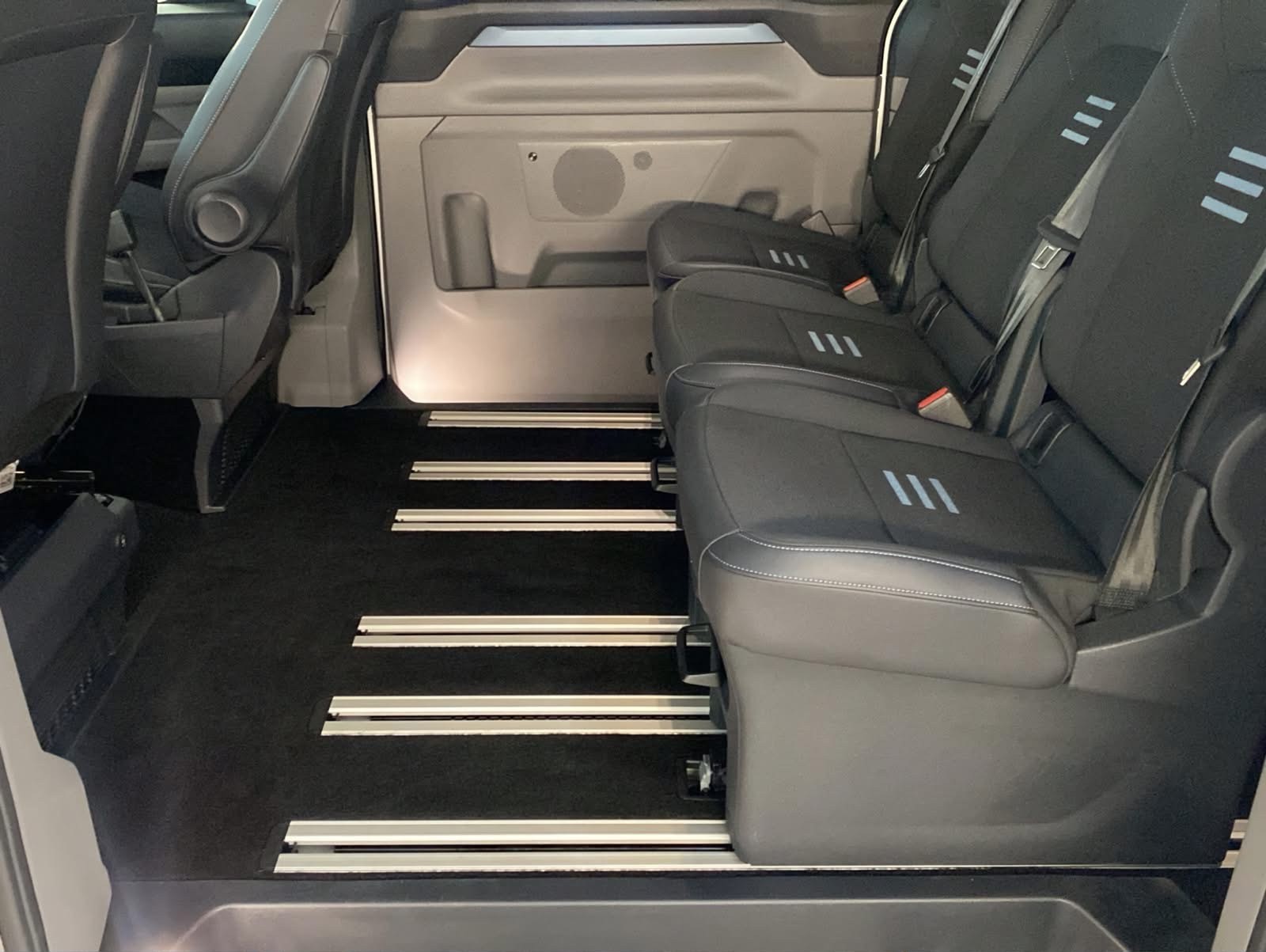 FORD Tourneo Bus 320 L1H1 Active Automat 4x4-image-5
