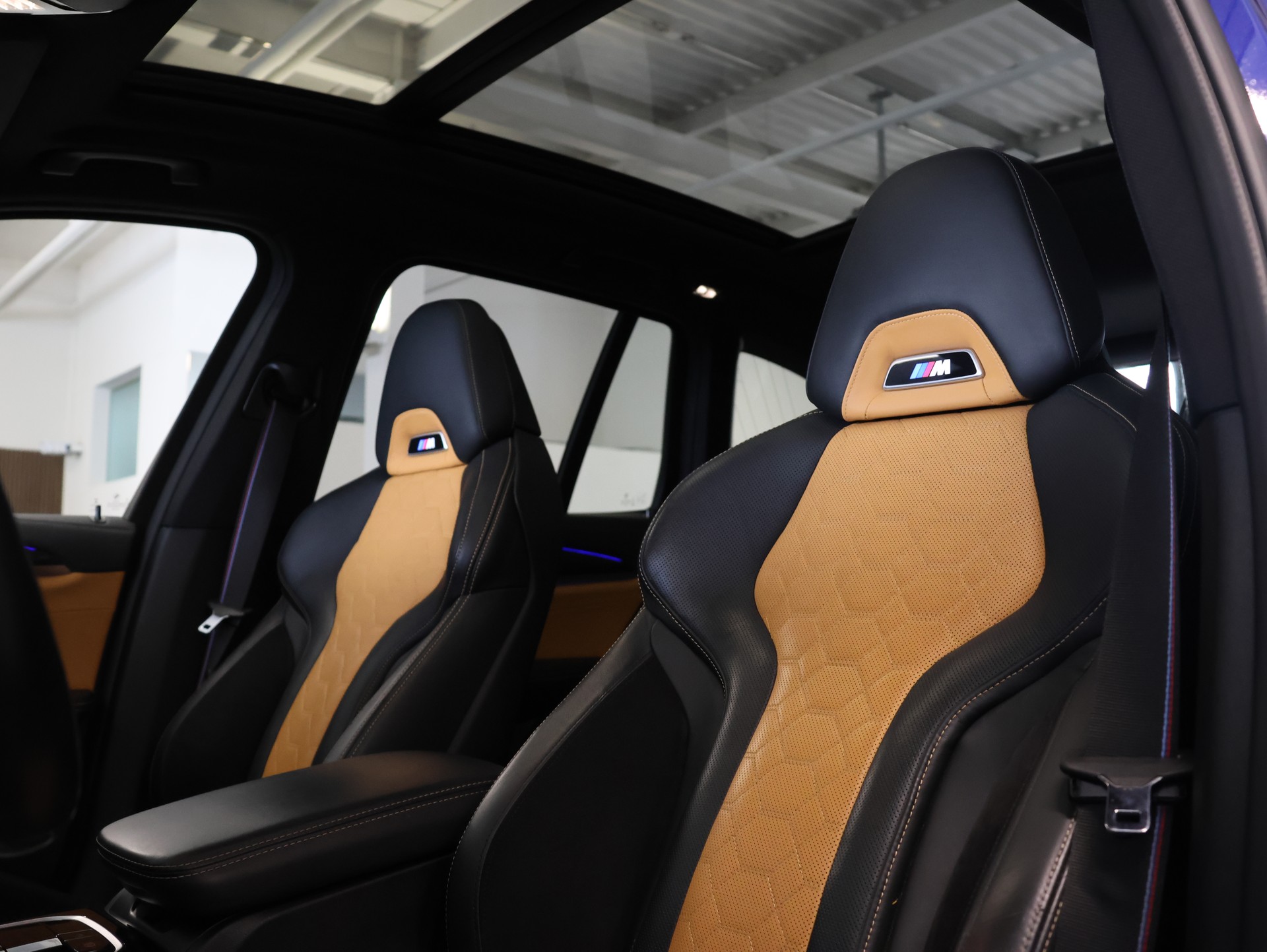 BMW X3 xDrive M Competition Steptronic *Auffällige Individualfarbe in Blau* *Harman Kardon* Panoramadach*-image-11