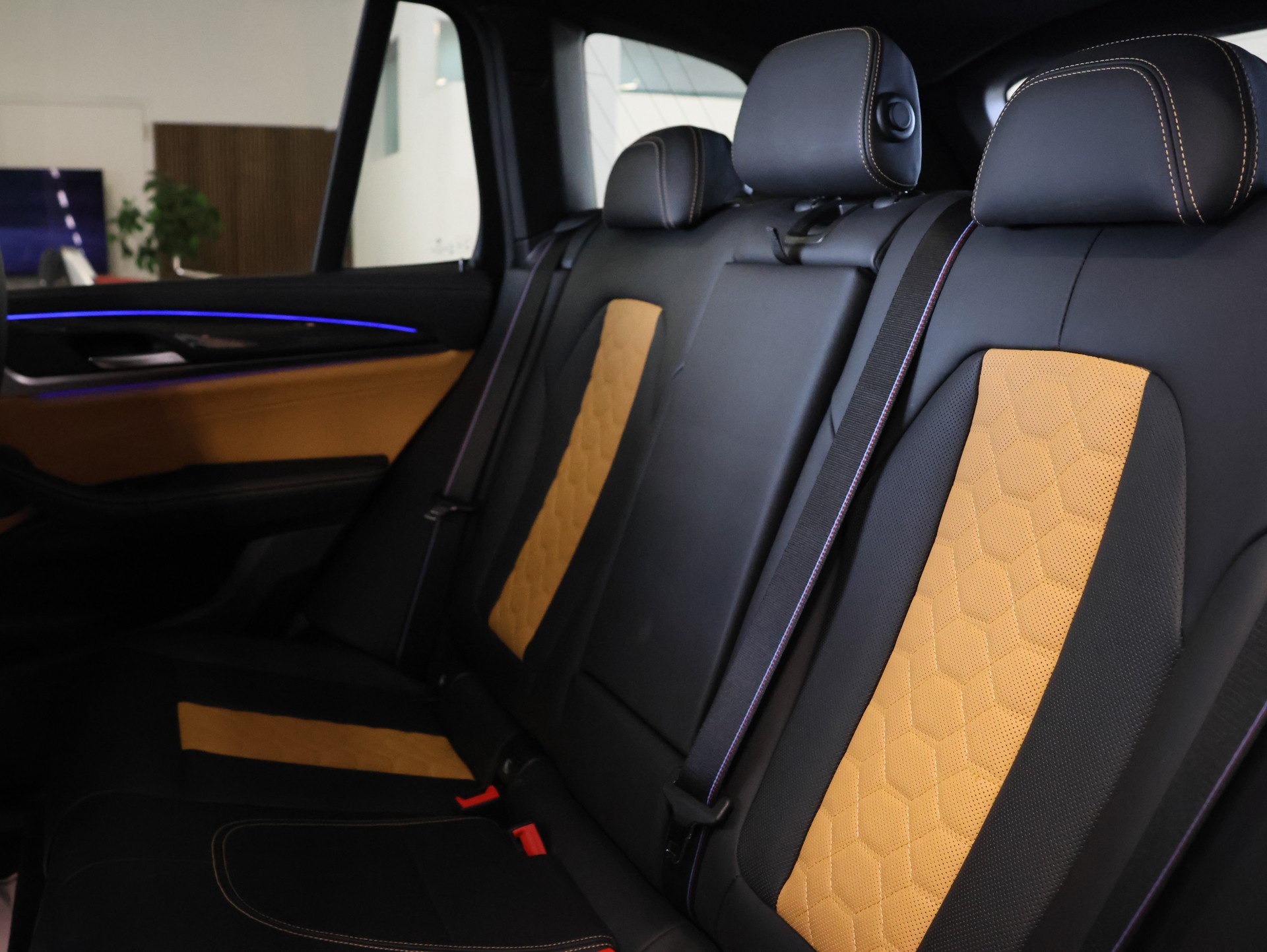 BMW X3 xDrive M Competition Steptronic *Auffällige Individualfarbe in Blau* *Harman Kardon* Panoramadach*-image-26