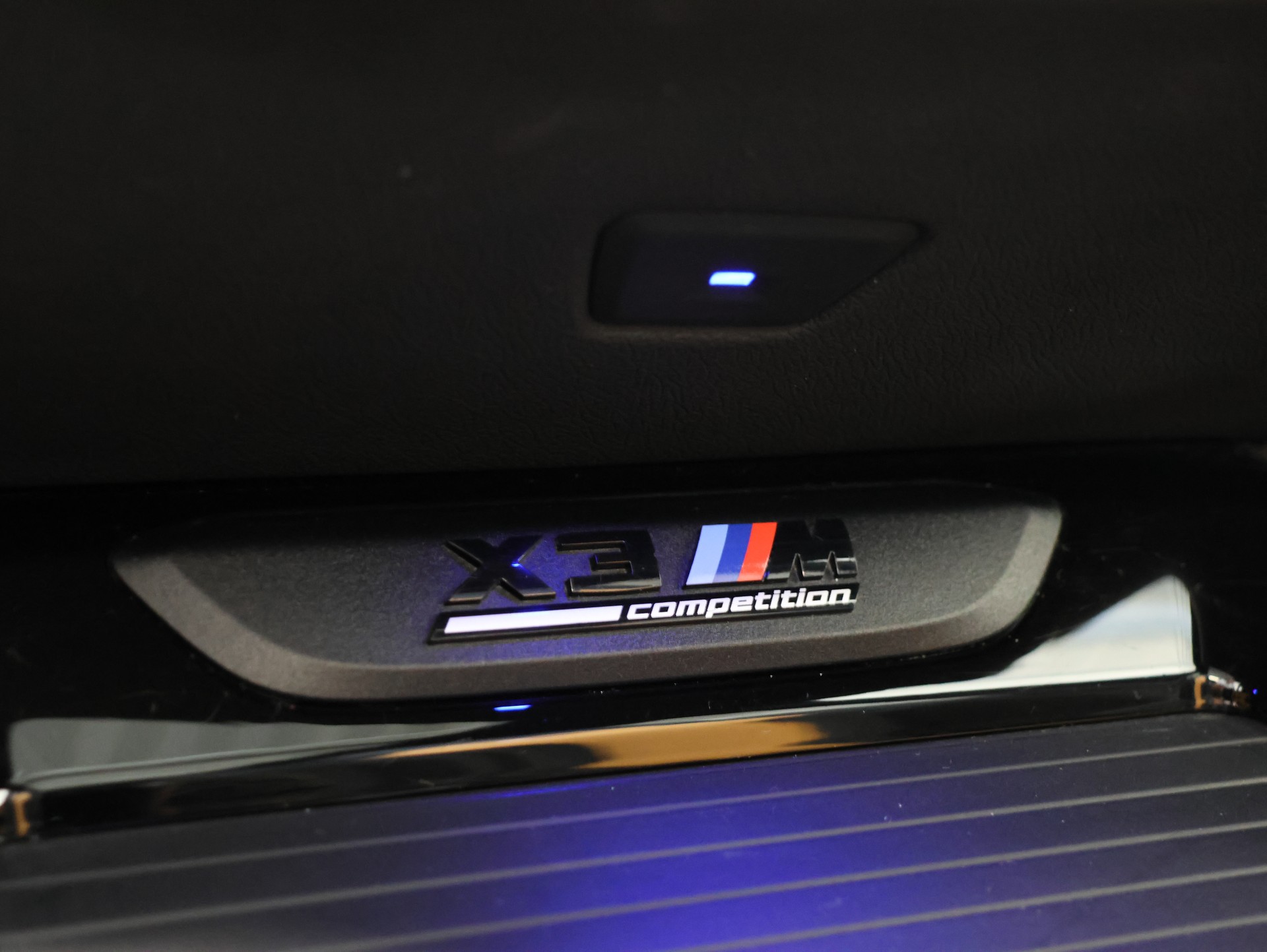 BMW X3 xDrive M Competition Steptronic *Auffällige Individualfarbe in Blau* *Harman Kardon* Panoramadach*-image-23