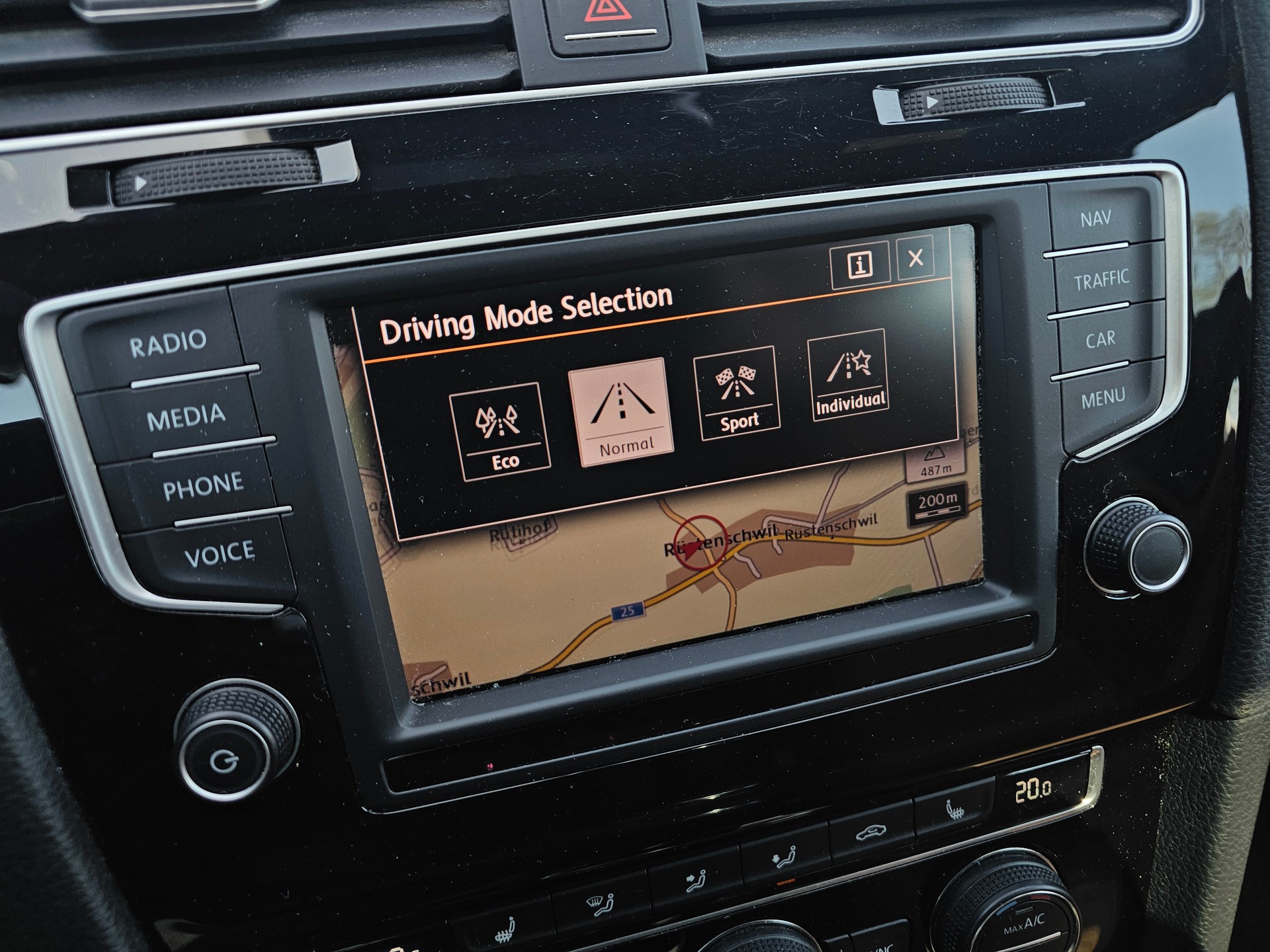 VW Golf 1.4 TSI Edition 40-image-11