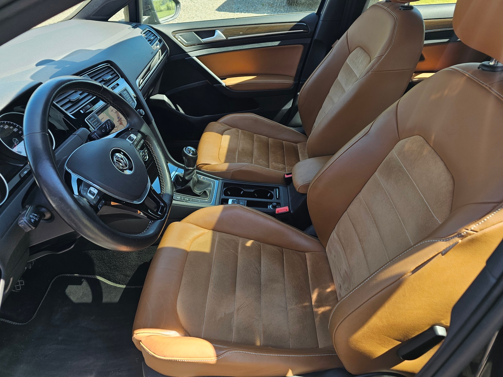 VW Golf 1.4 TSI Edition 40-image-9