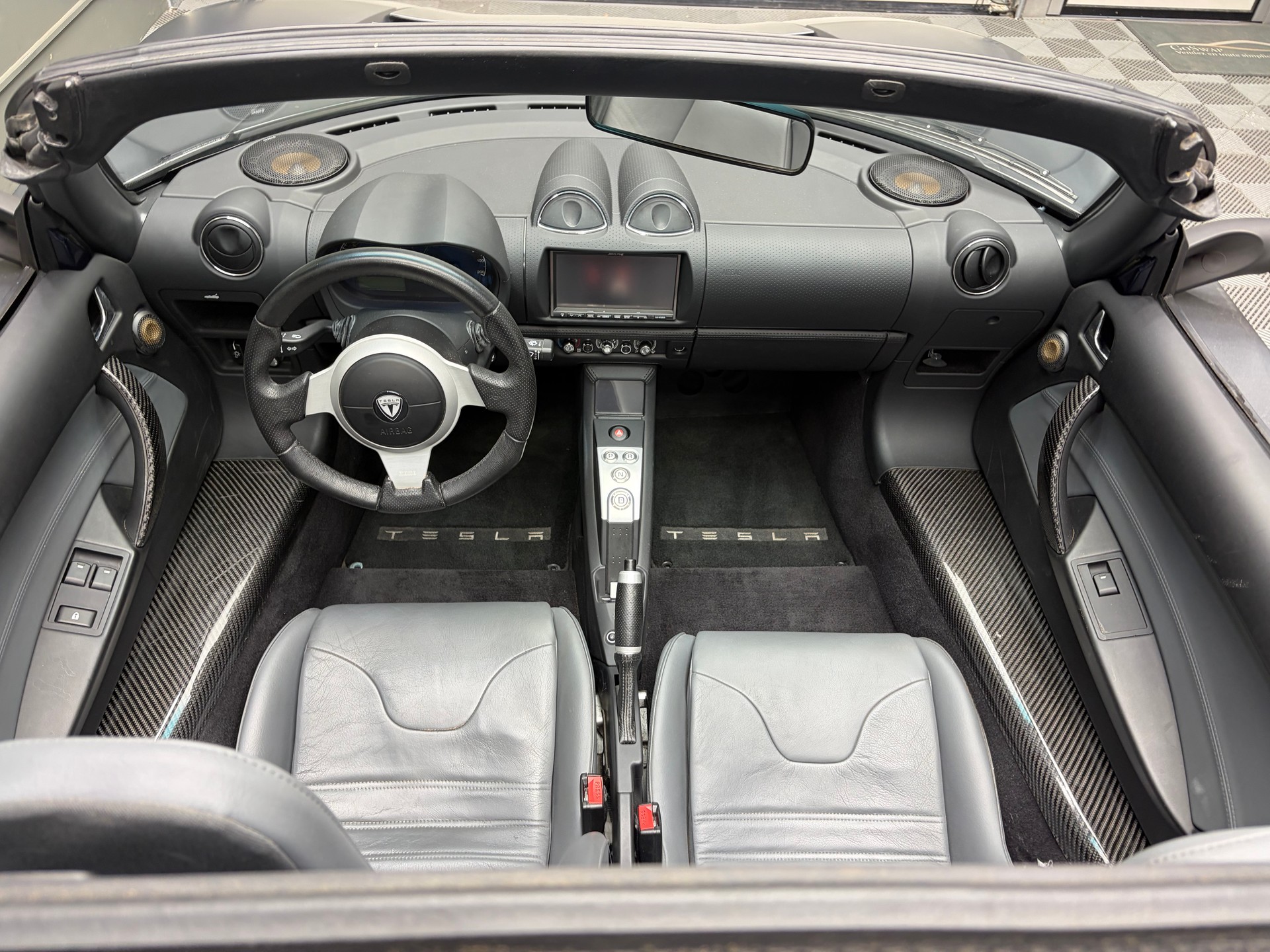 TESLA Roadster-image-13
