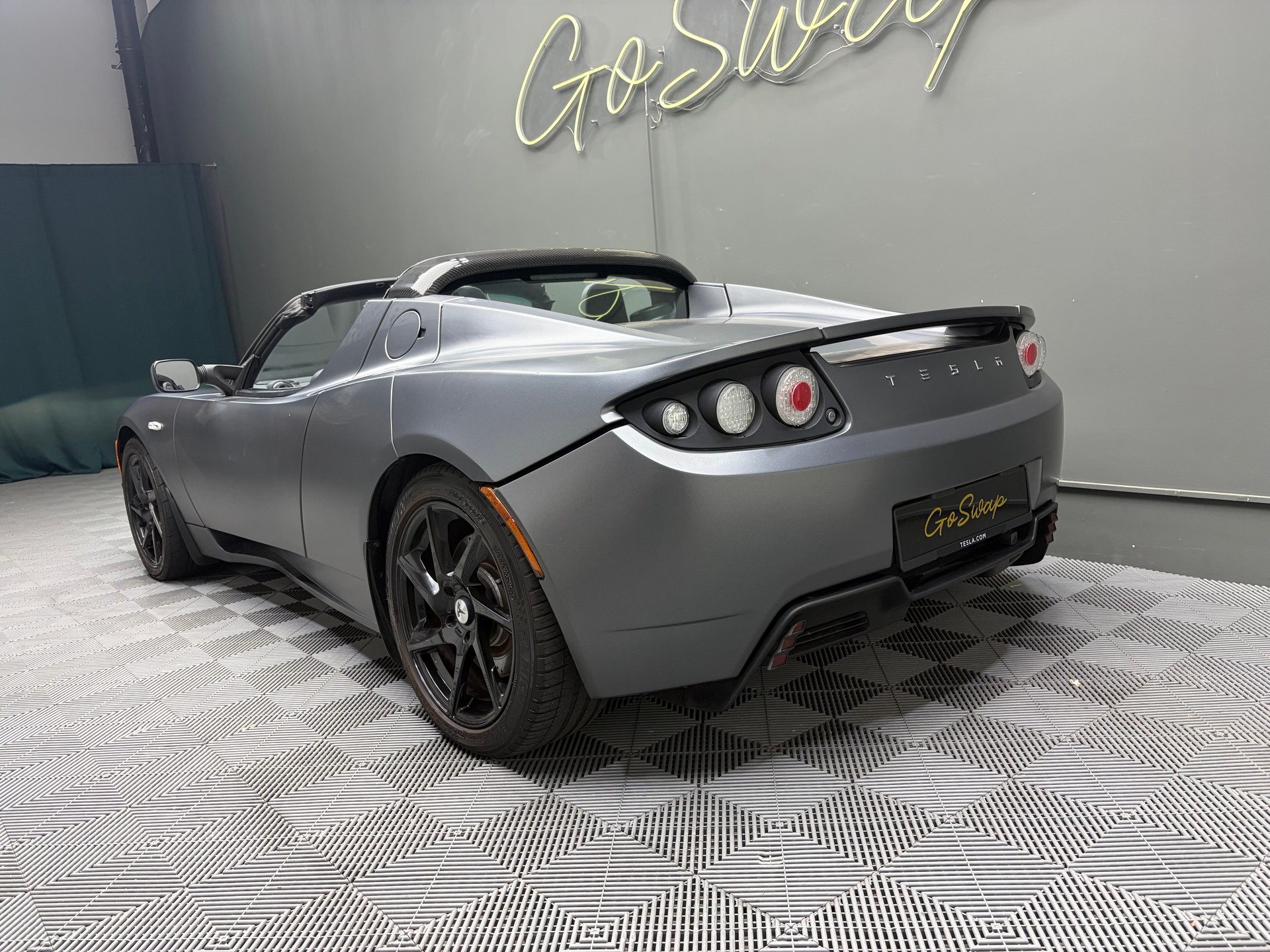 TESLA Roadster-image-8