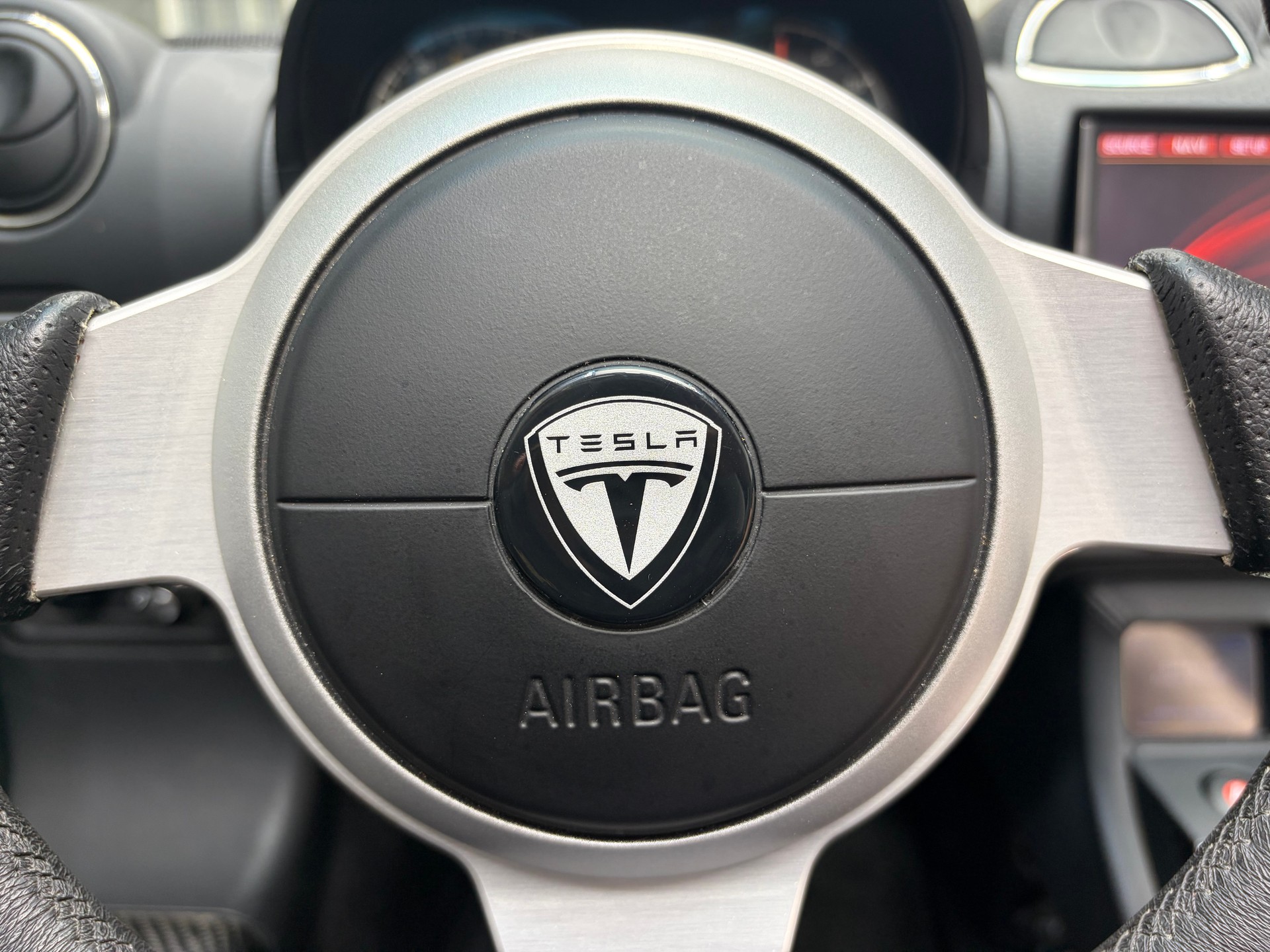 TESLA Roadster-image-15