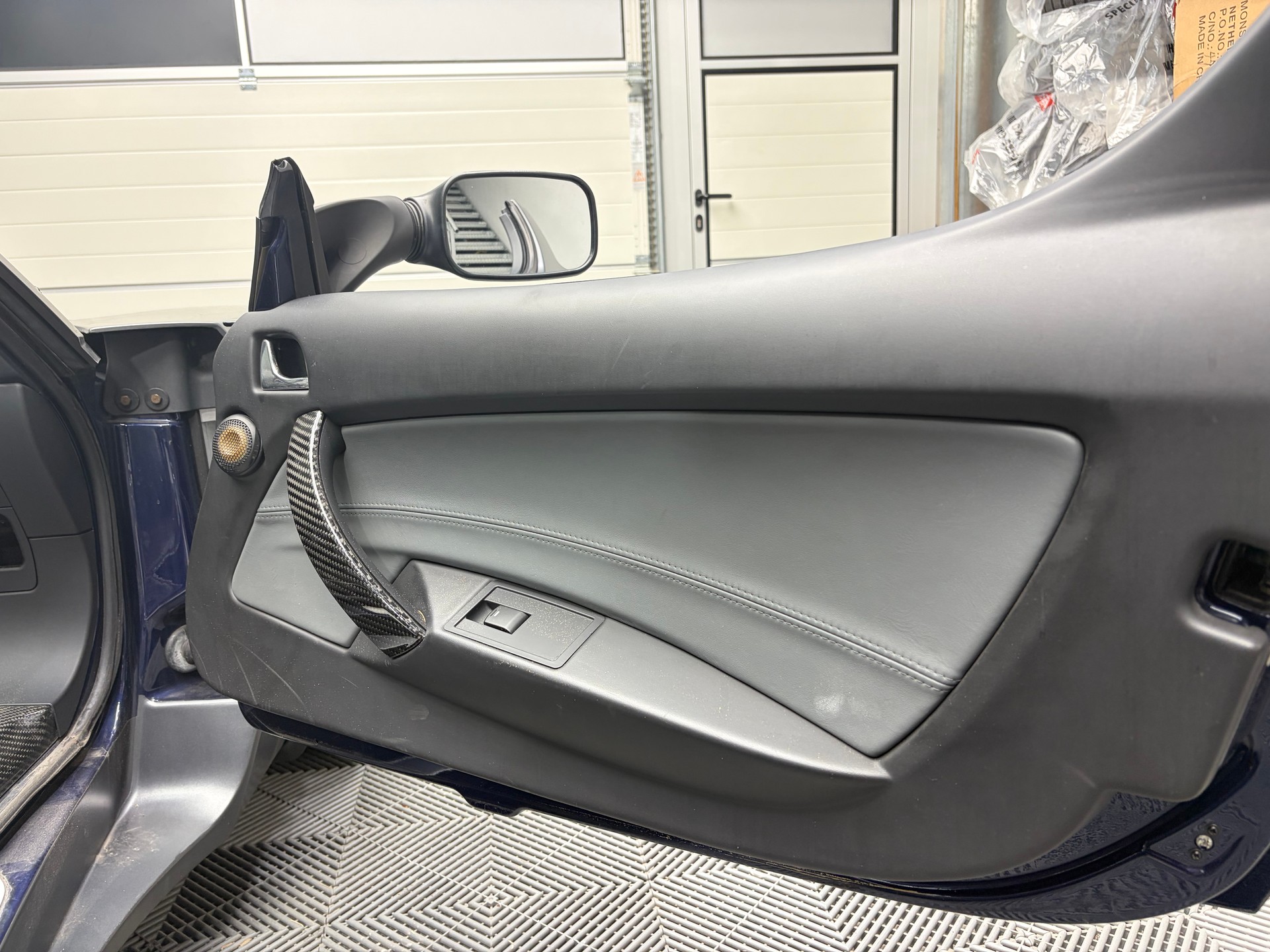 TESLA Roadster-image-11