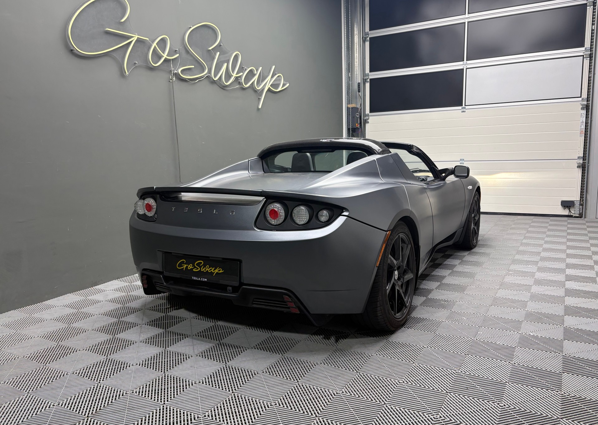 TESLA Roadster-image-3