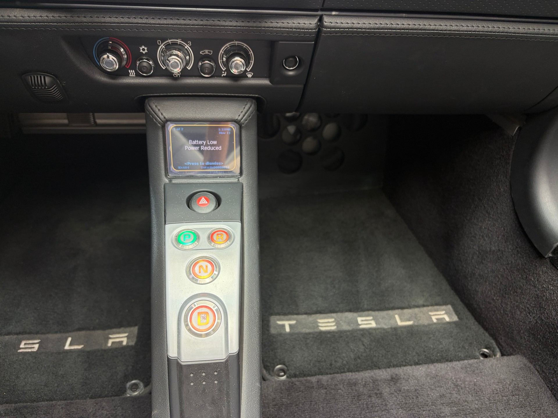 TESLA Roadster-image-16