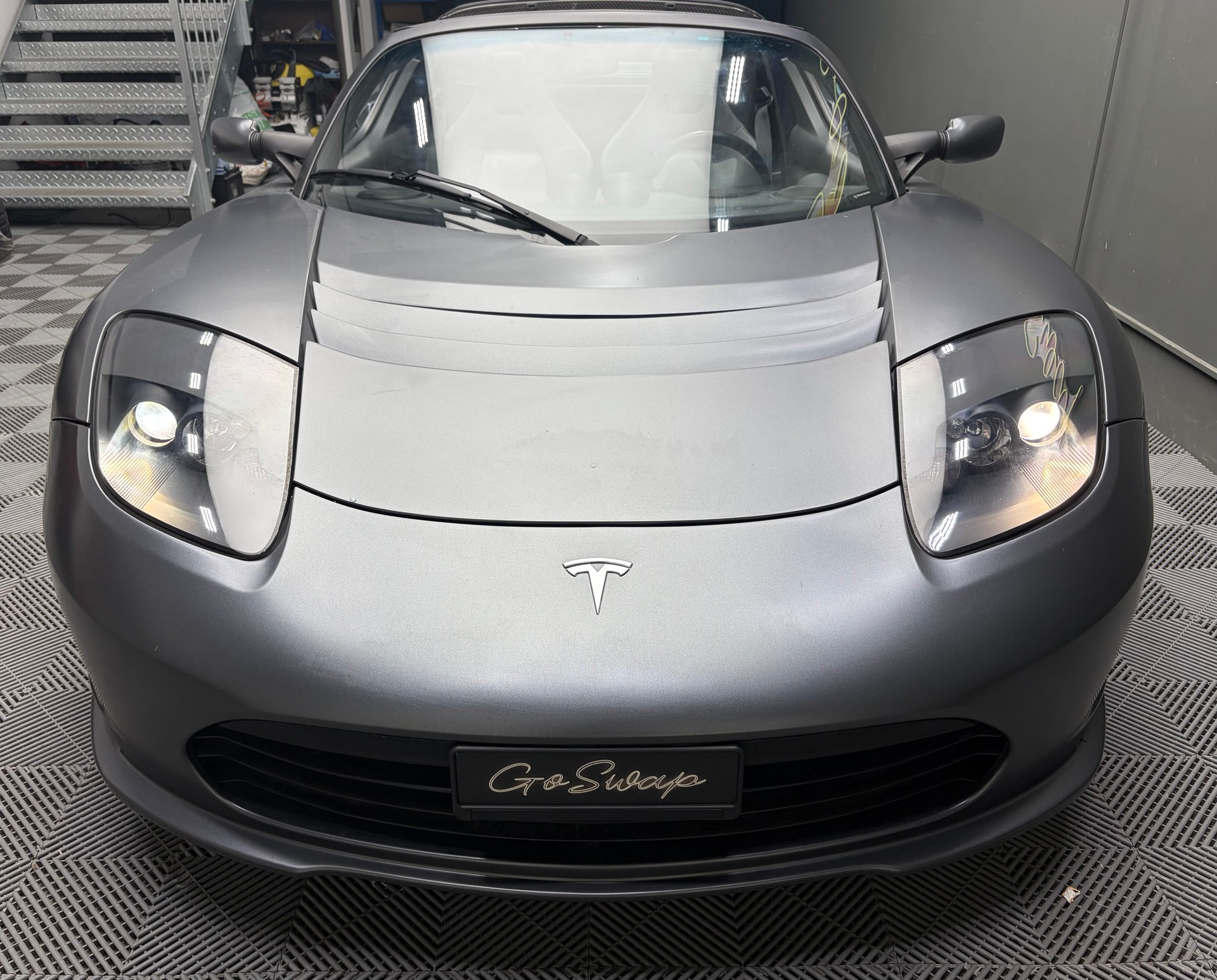 TESLA Roadster-image-2