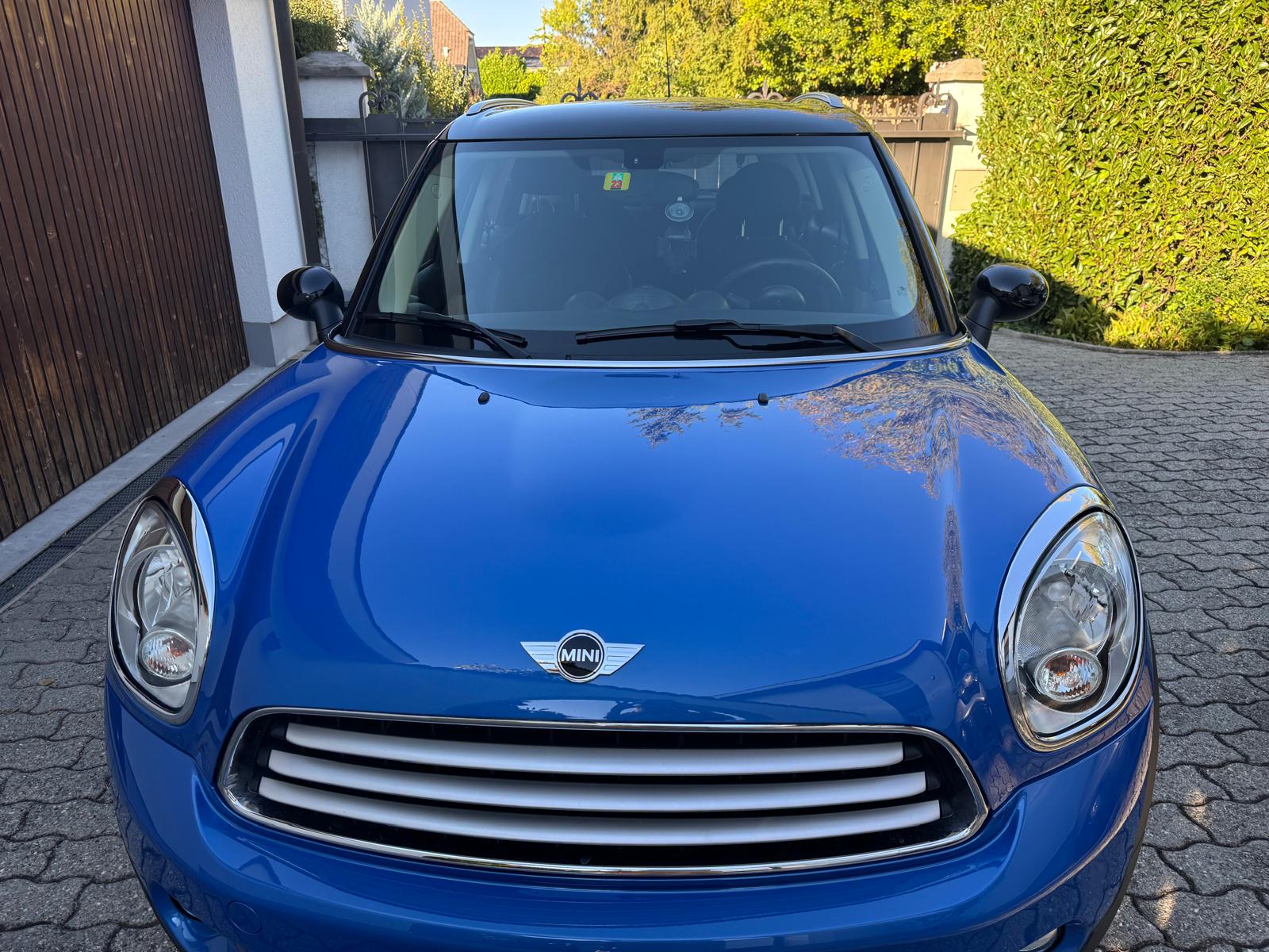 MINI 1.6i Cooper ALL4-image-4