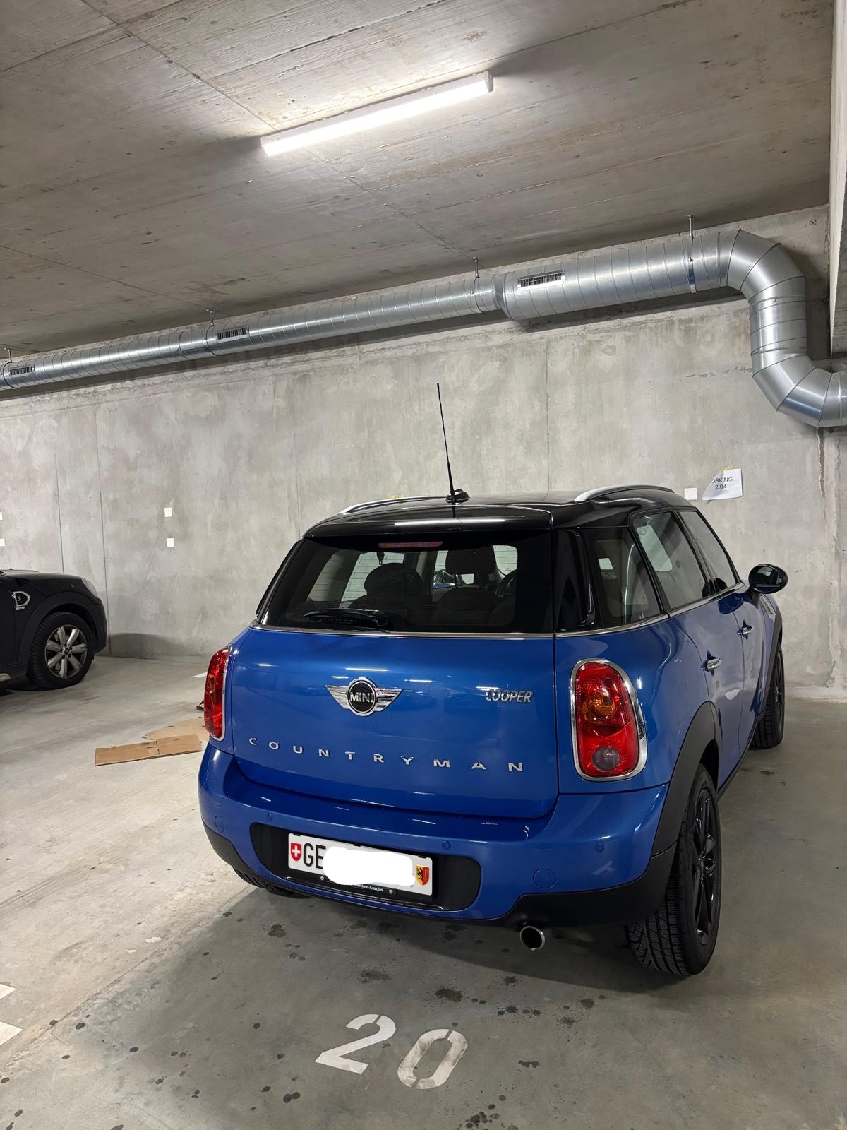MINI 1.6i Cooper ALL4-image-1
