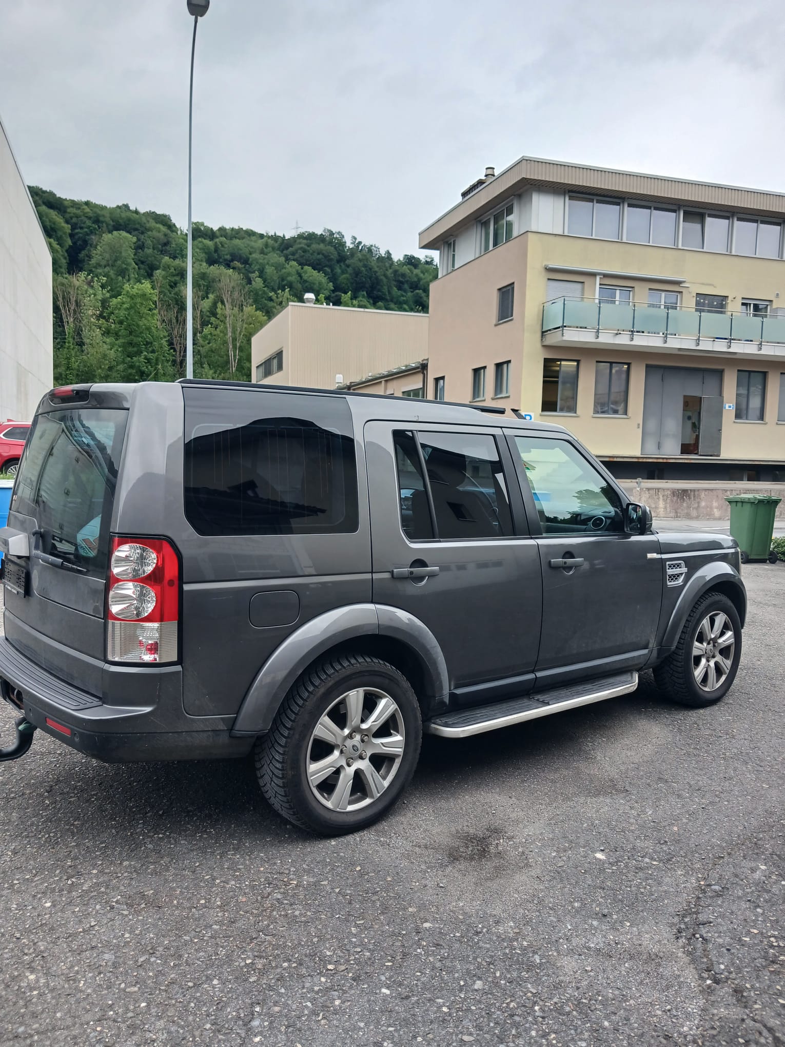 LAND ROVER Discovery 3.0 SDV6 Zermatt Automatic-image-5