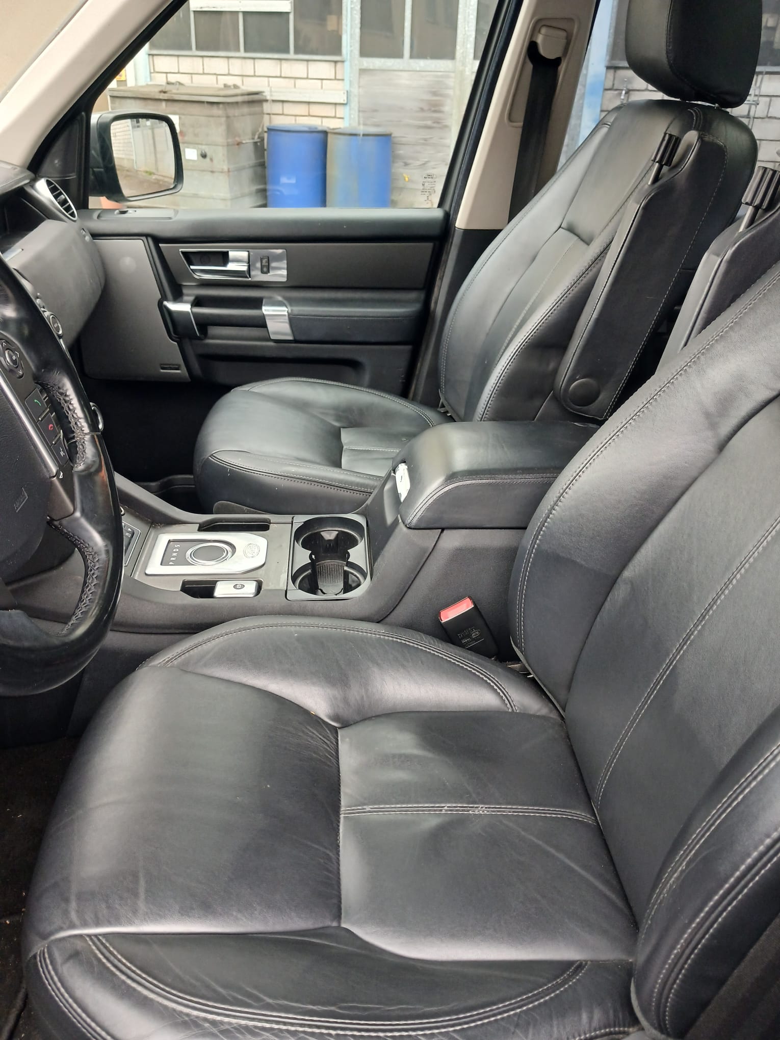LAND ROVER Discovery 3.0 SDV6 Zermatt Automatic-image-11