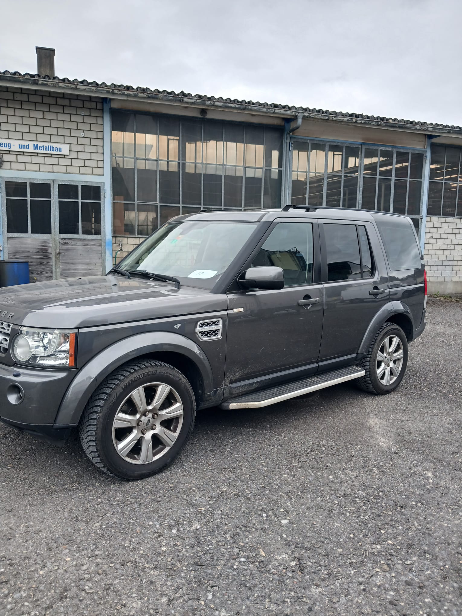LAND ROVER Discovery 3.0 SDV6 Zermatt Automatic-image-1