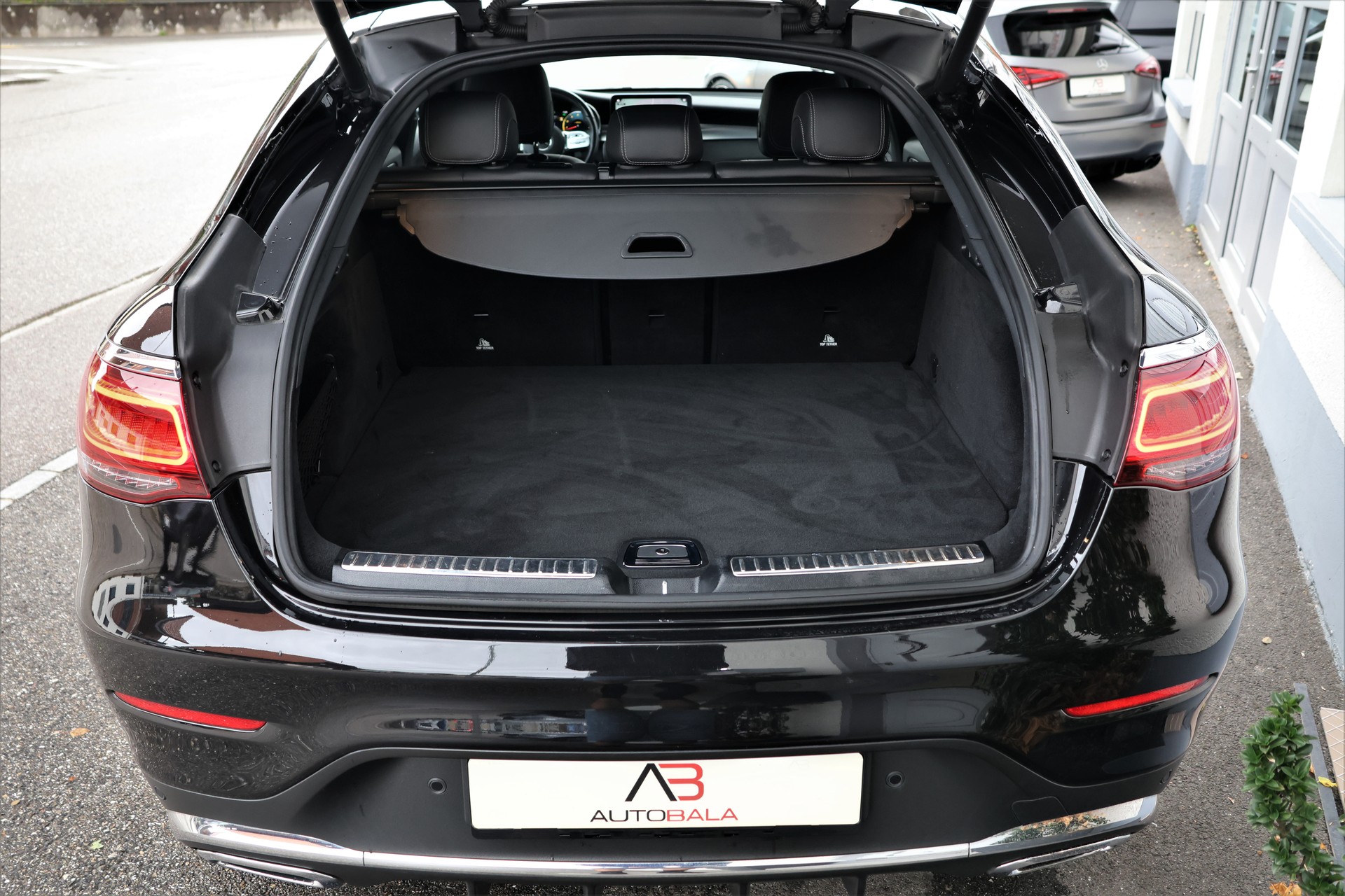 MERCEDES-BENZ GLC Coupé 200 AMG Line 4Matic 9G-Tronic (CH)-image-16