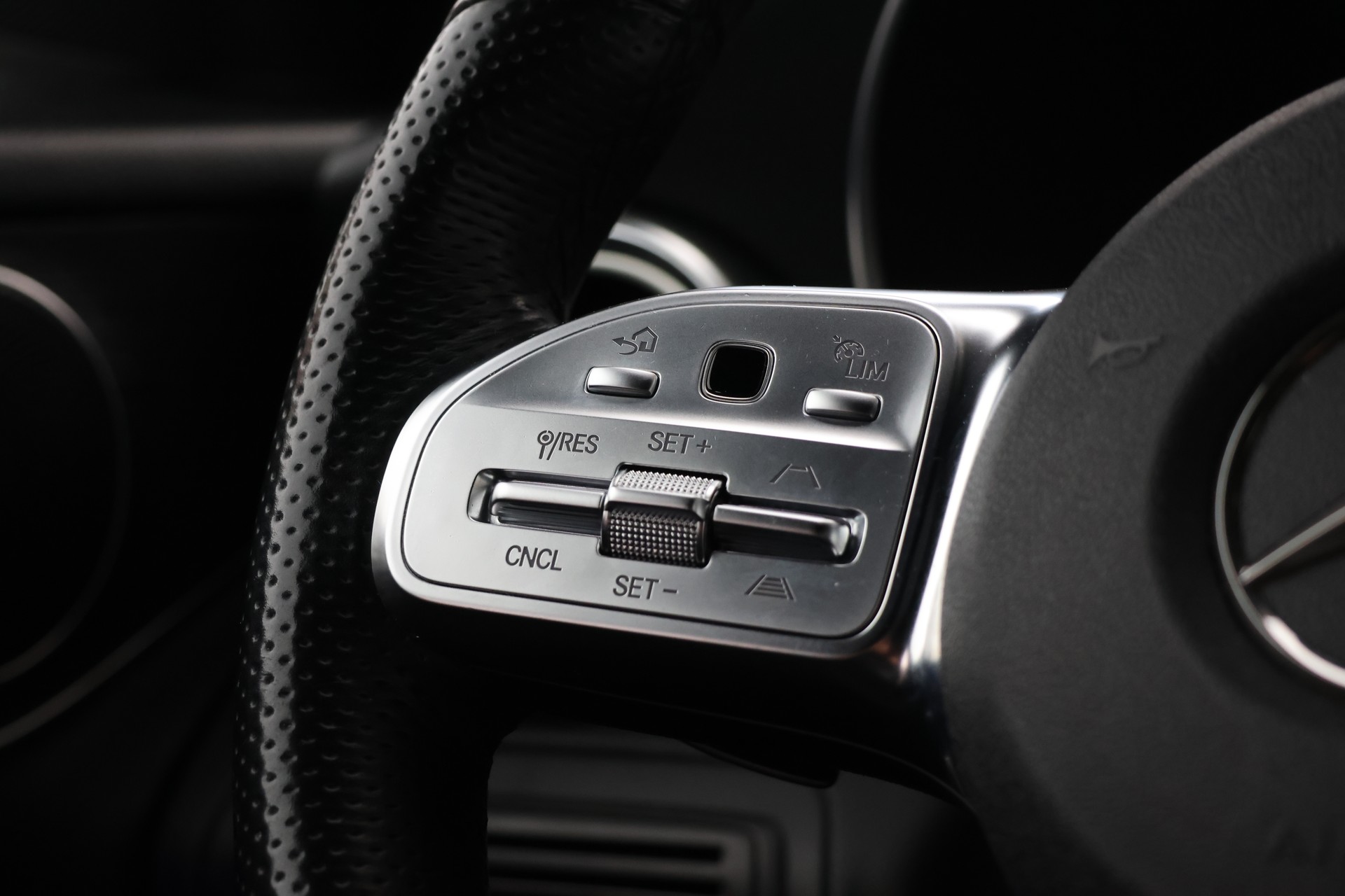 MERCEDES-BENZ GLC Coupé 200 AMG Line 4Matic 9G-Tronic (CH)-image-15