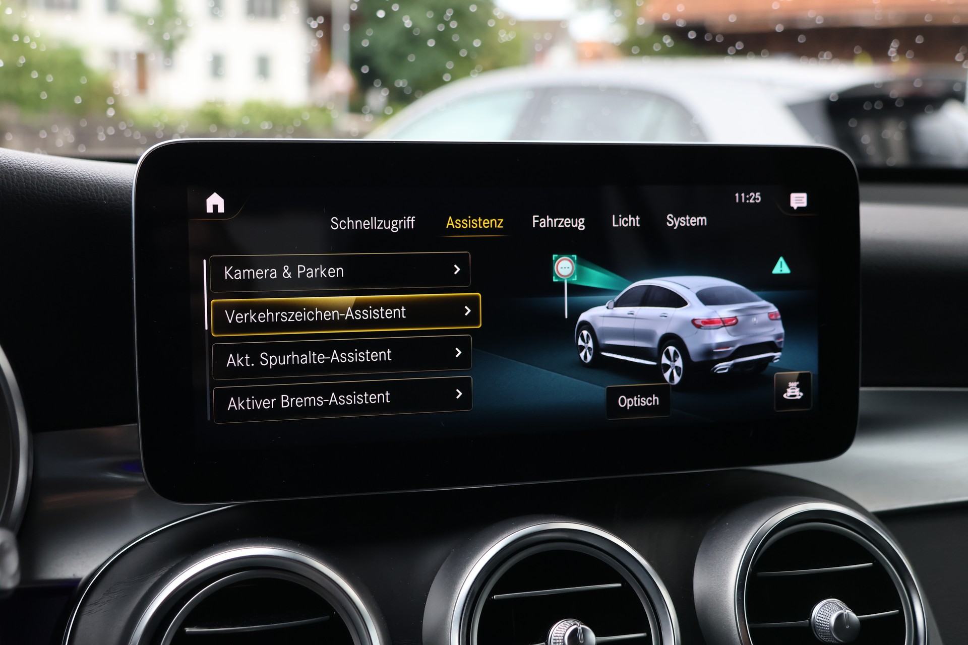 MERCEDES-BENZ GLC Coupé 200 AMG Line 4Matic 9G-Tronic (CH)-image-21