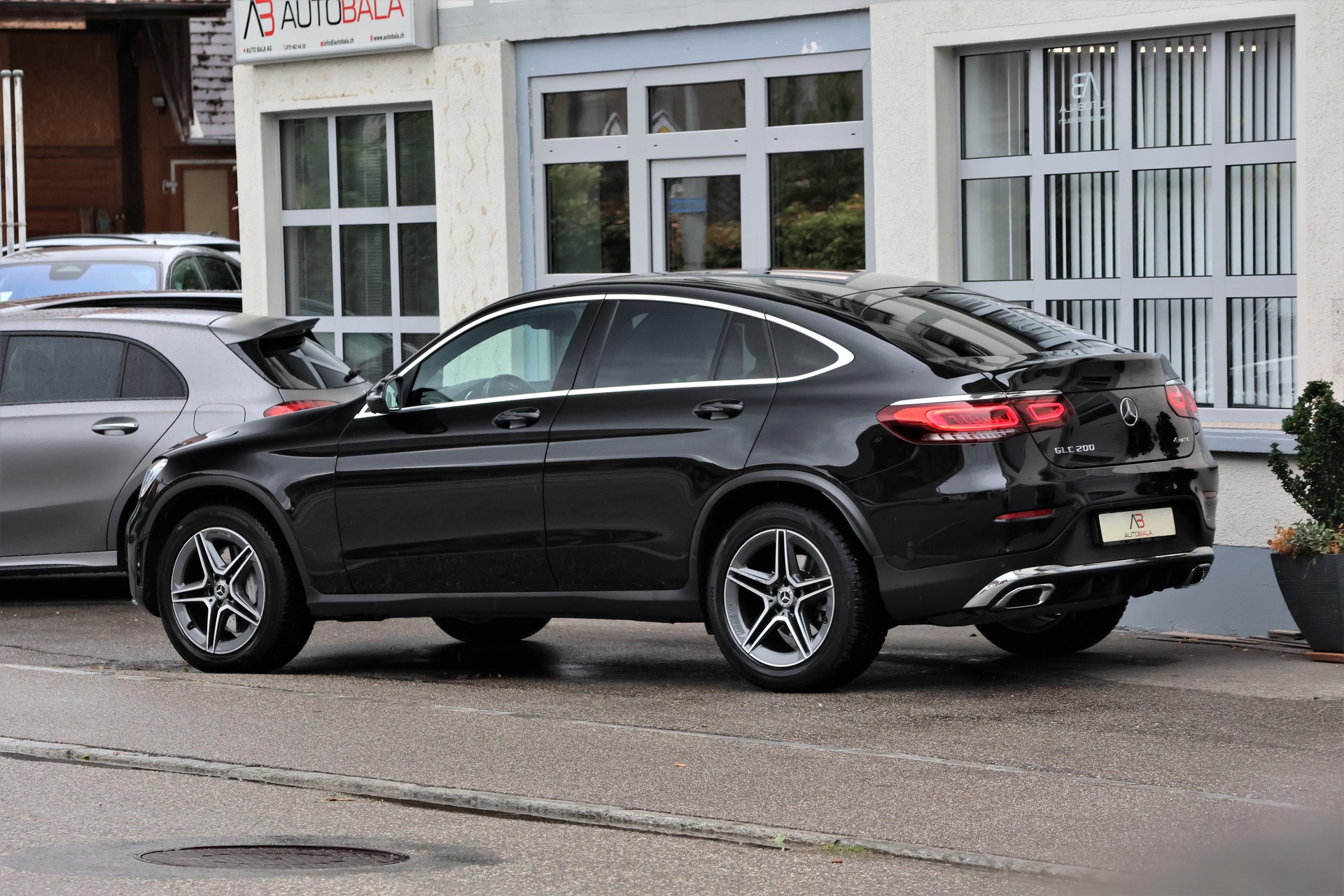 MERCEDES-BENZ GLC Coupé 200 AMG Line 4Matic 9G-Tronic (CH)-image-4