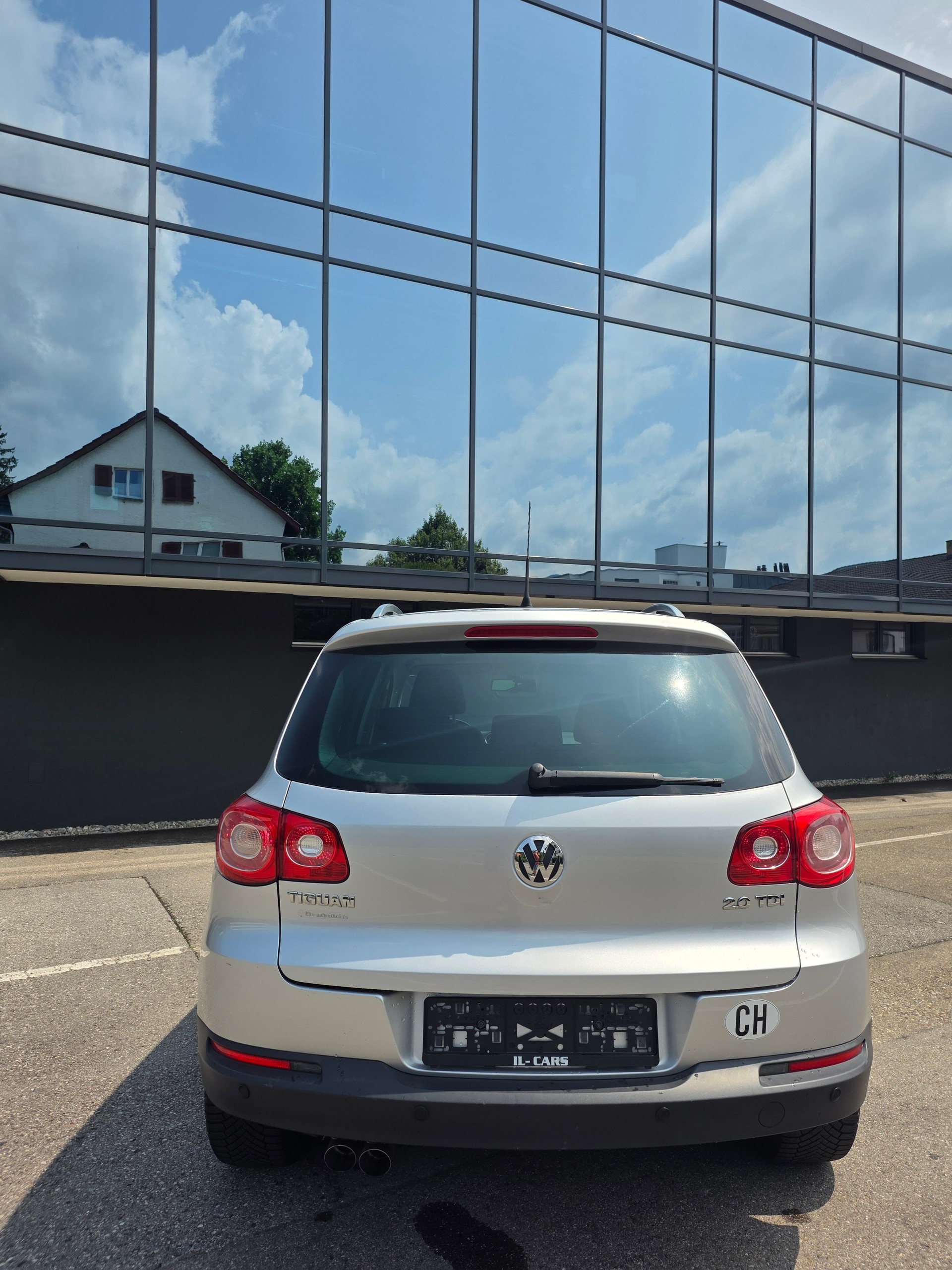 VW Tiguan 2.0 TDI Sport&Style Tiptronic-image-8