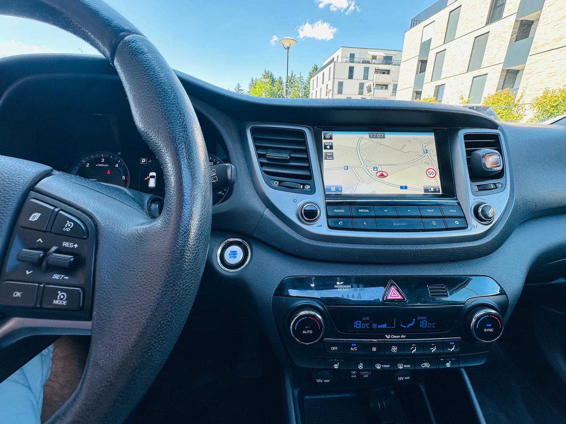 HYUNDAI Tucson 2.0 CRDI Launch Edition 4WD Automatic-image-13