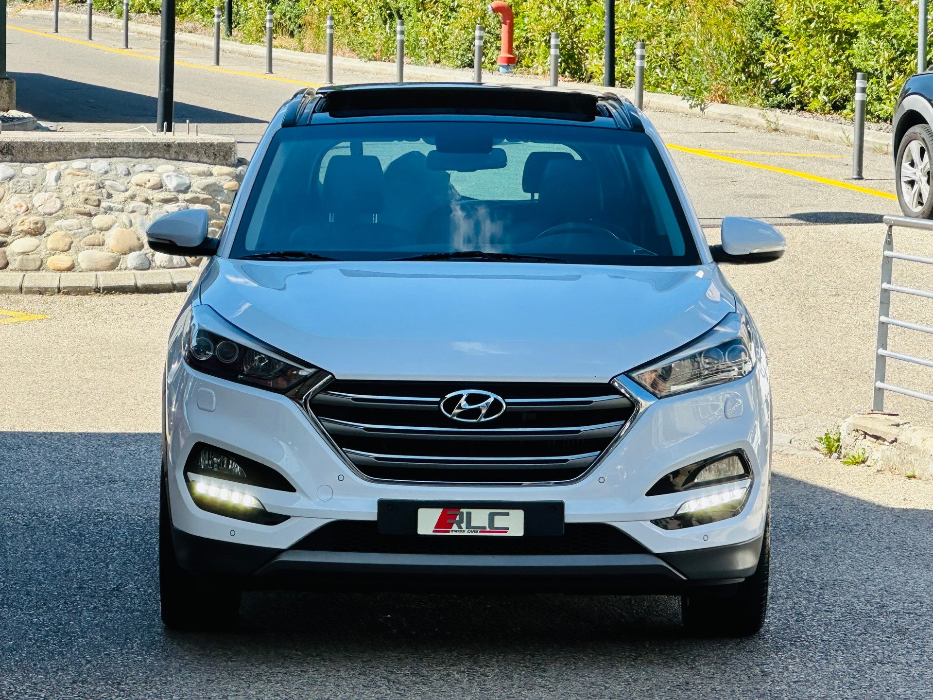 HYUNDAI Tucson 2.0 CRDI Launch Edition 4WD Automatic-image-4