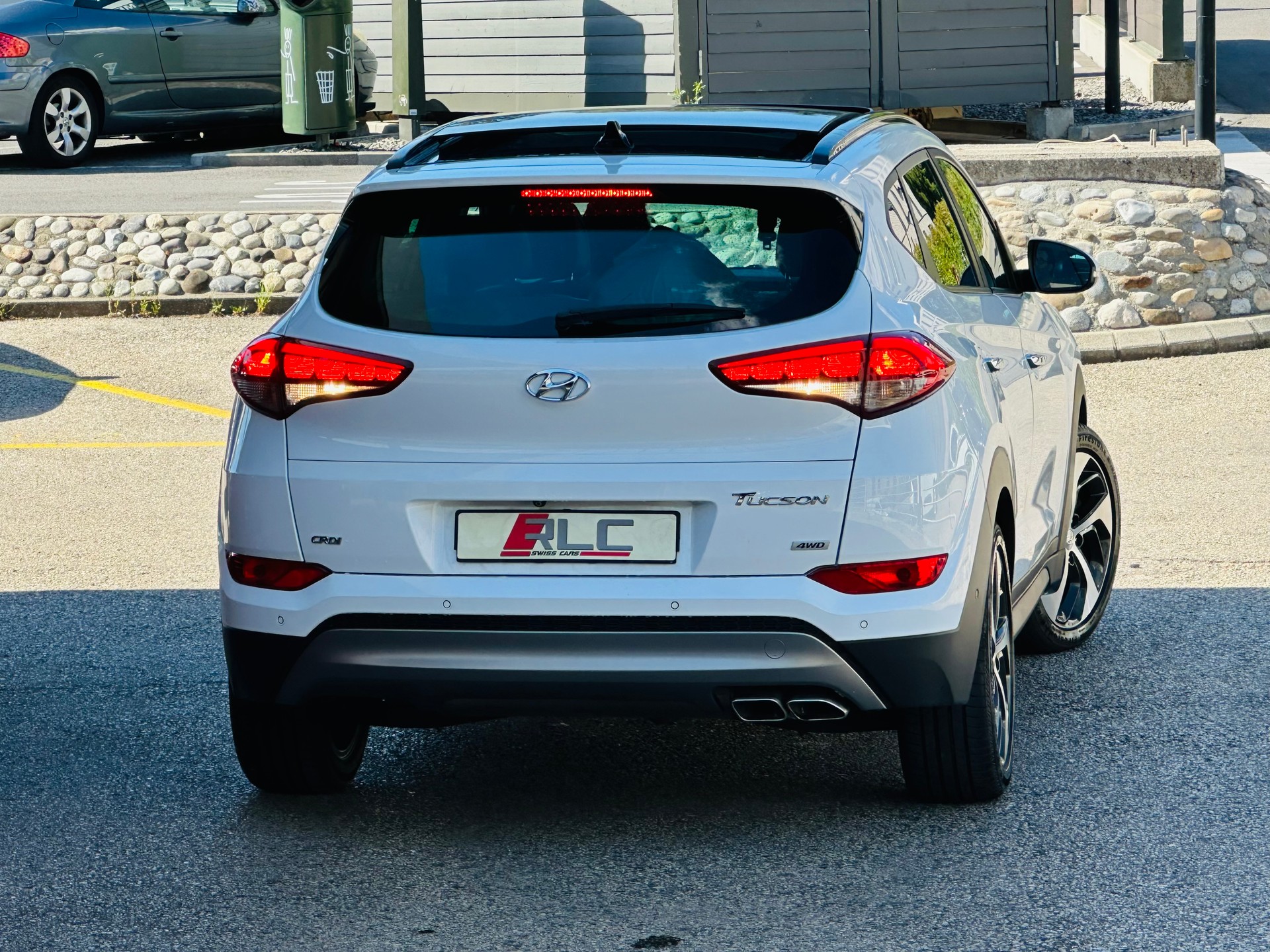 HYUNDAI Tucson 2.0 CRDI Launch Edition 4WD Automatic-image-9