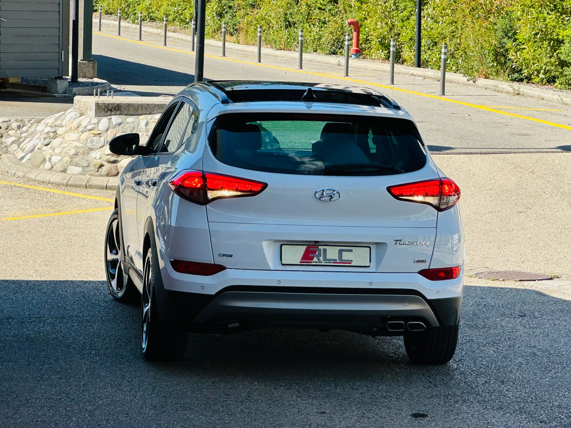 HYUNDAI Tucson 2.0 CRDI Launch Edition 4WD Automatic-image-10