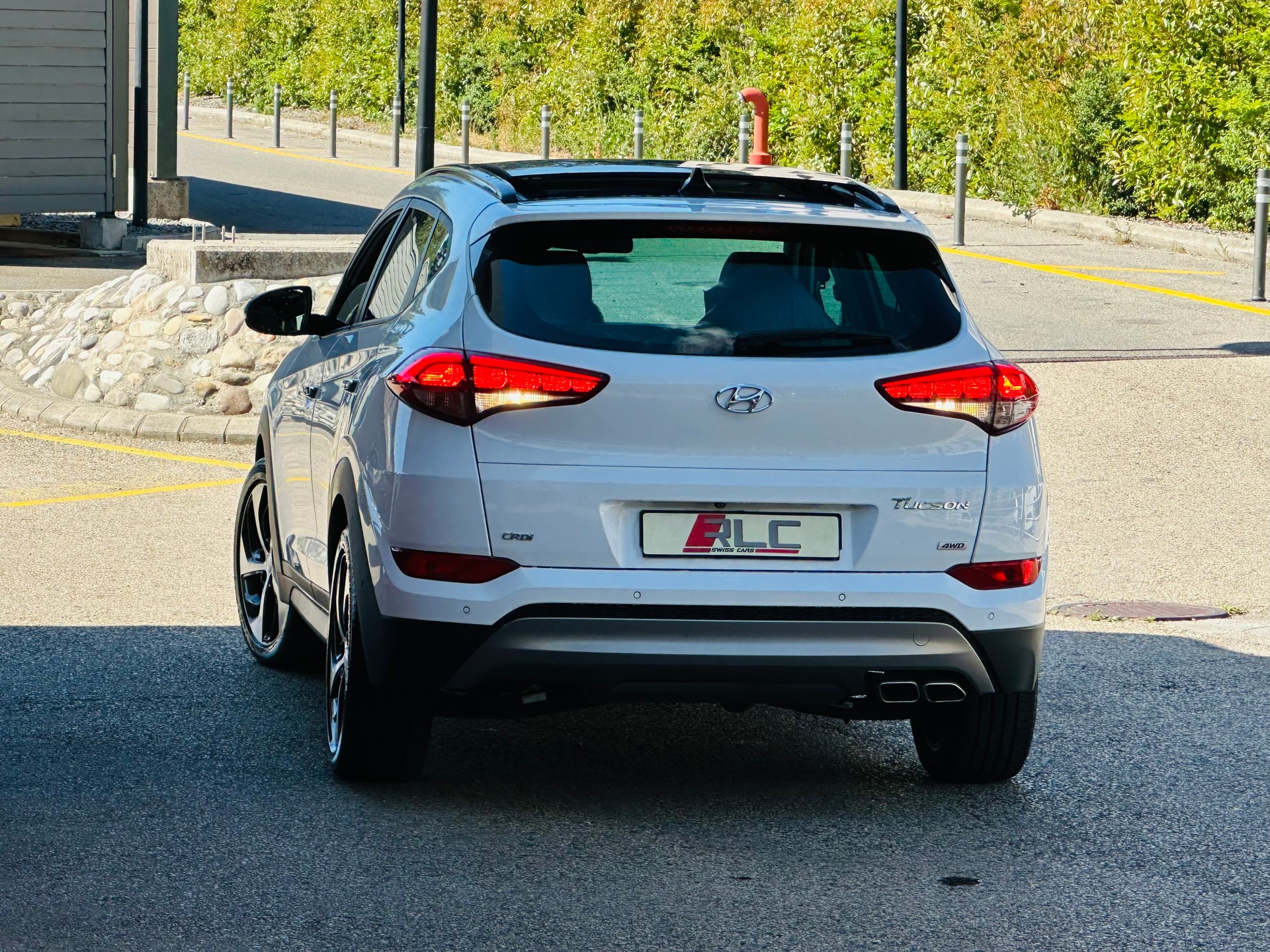 HYUNDAI Tucson 2.0 CRDI Launch Edition 4WD Automatic-image-7